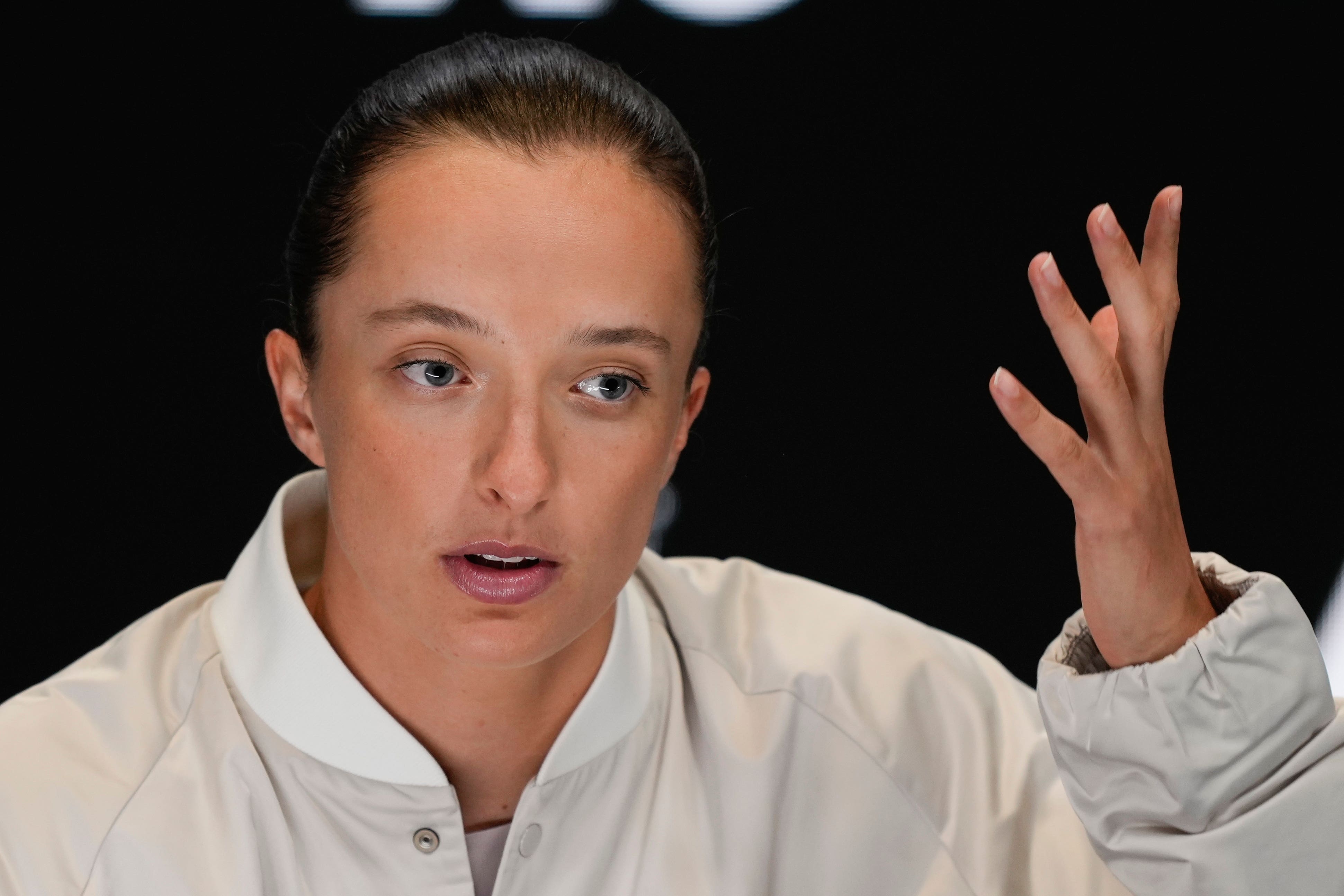 Swiatek discussed her doping case at a press conference