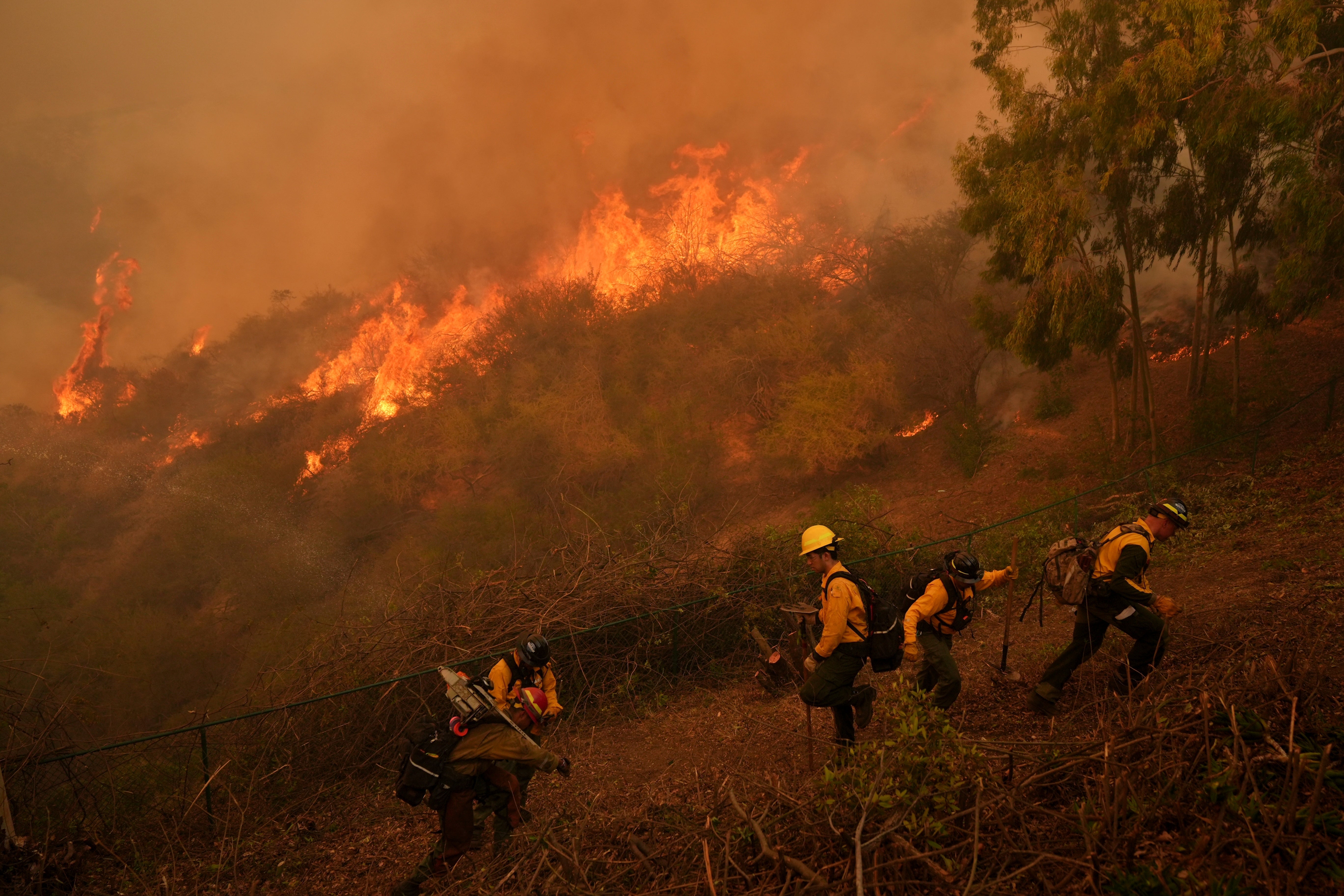 California Wildfires Calmer Weather Explainer