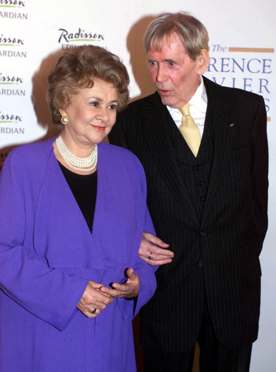 Joan Plowright with Peter O’Toole in 2000