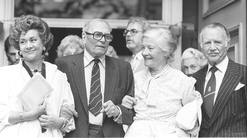 Joan Plowright, her husband Sir Lawrence Olivier, Lady Redgrave and Sir John Mills in 1985