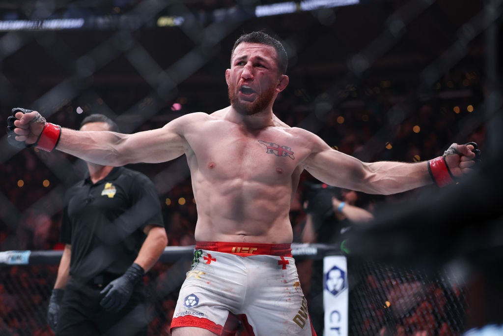 Merab Dvalishvili outpointed Umar Nurmagomedov in a fascinating fight