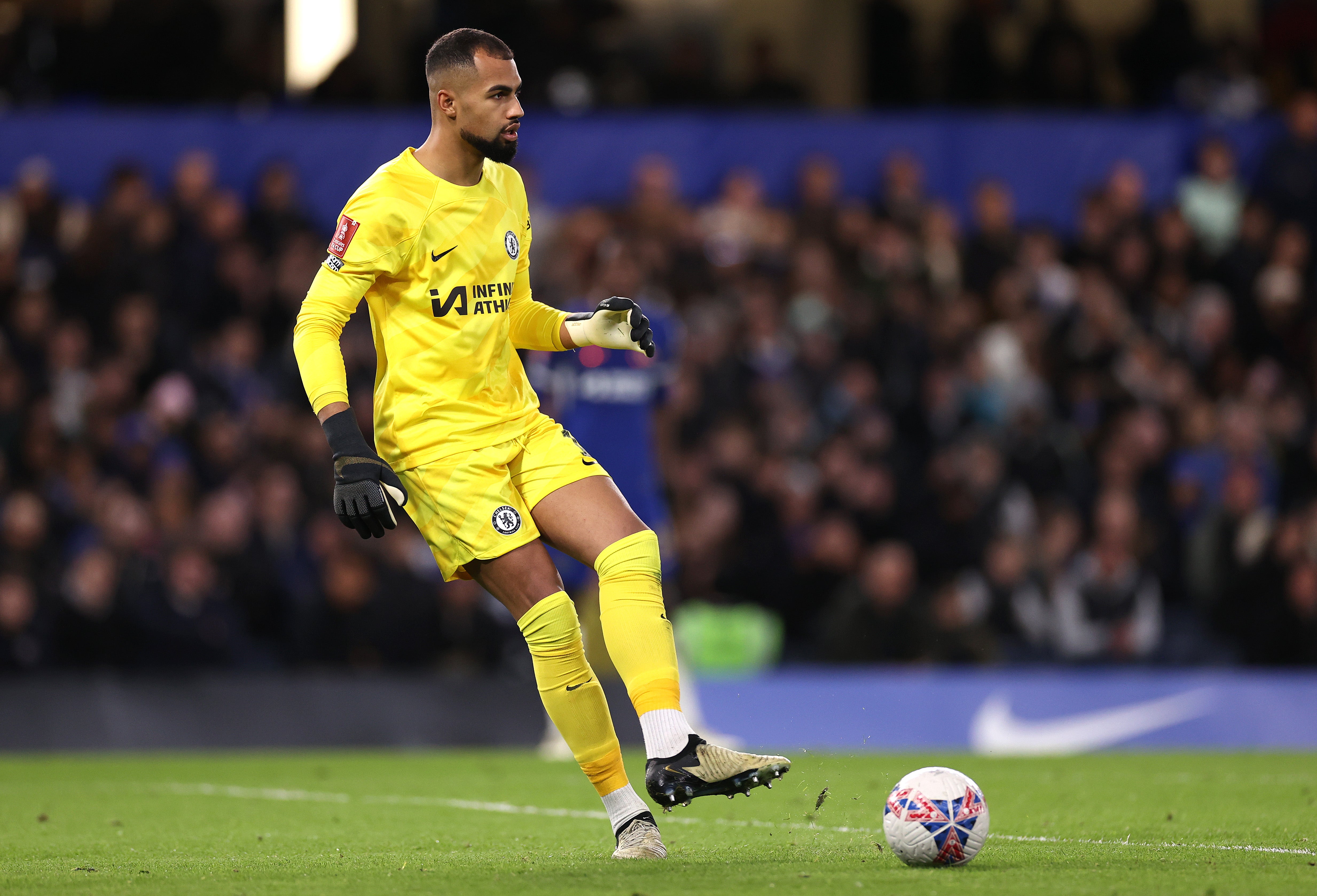 Chelsea’s goalkeeping situation is a farcical problem Enzo Maresca must solve