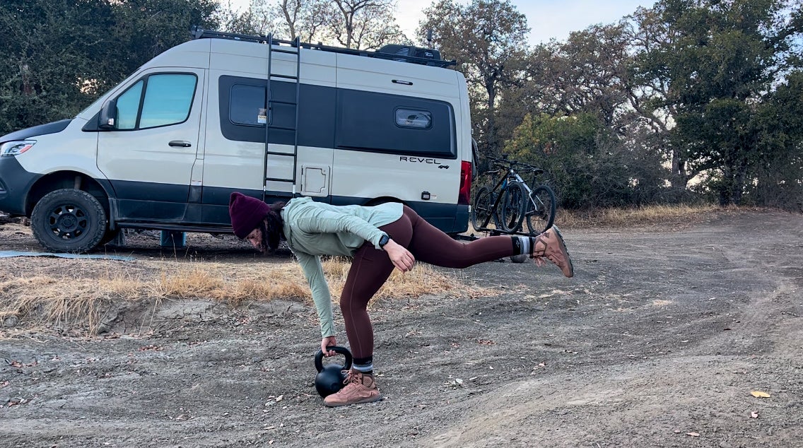 Amanda Capritto performing a single-leg Romanian deadlift