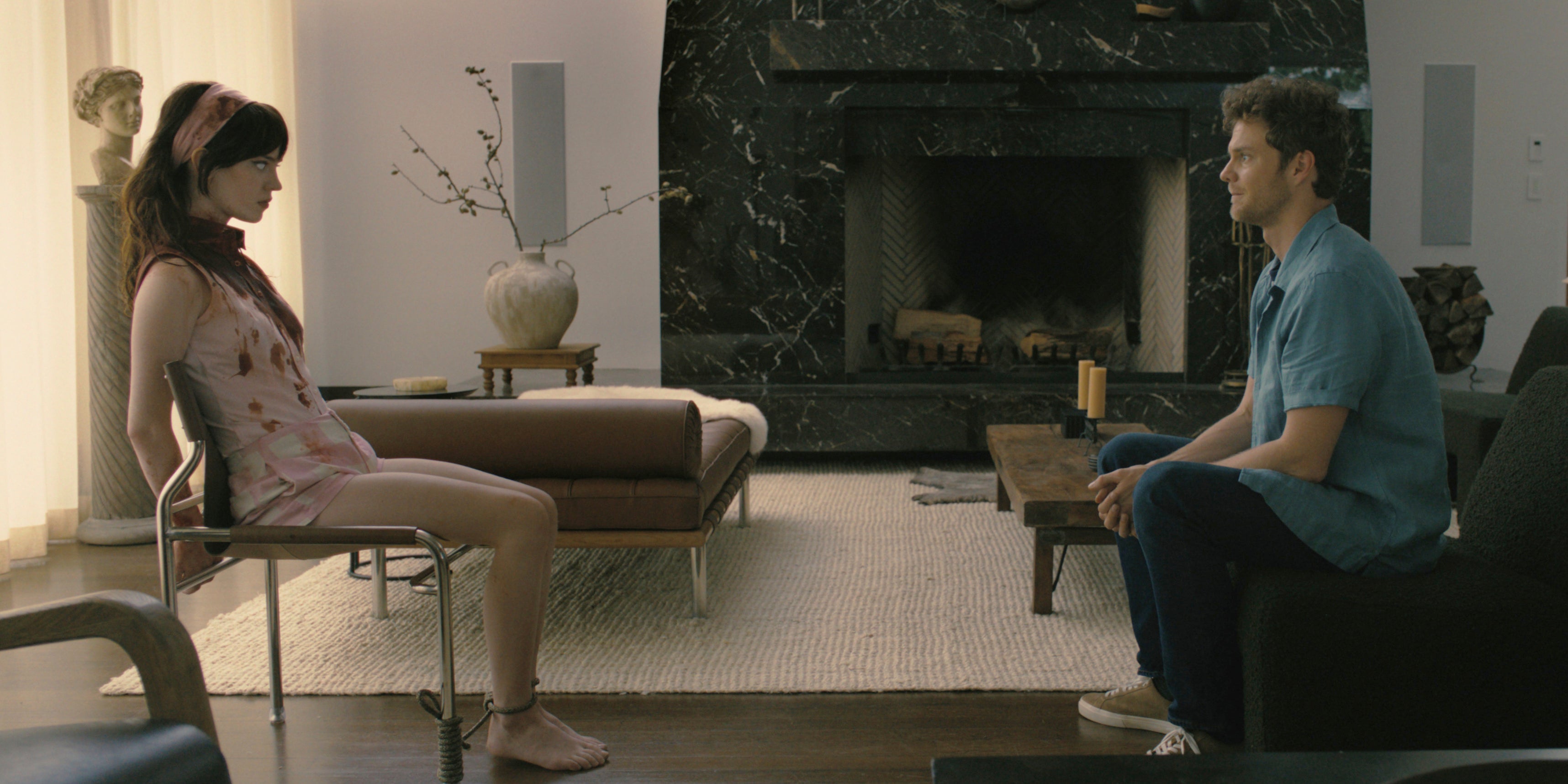 Sophie Thatcher and Jack Quaid in Companion