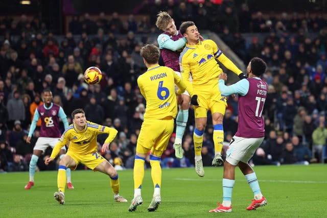 <p>Burnley and Leeds played out a dull goalless draw with neither willing to concede ground in the chase for promotion</p>