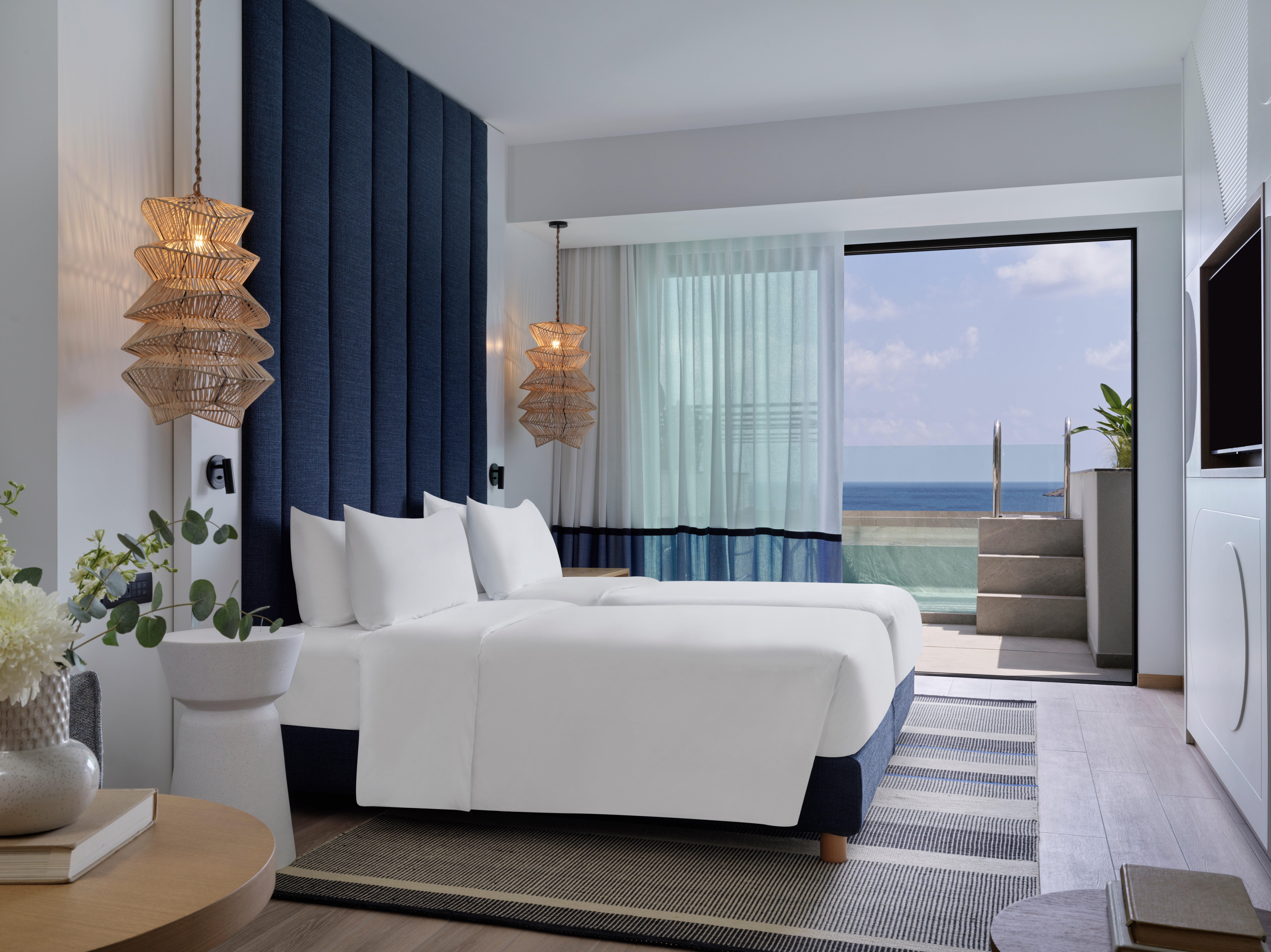 For modern amenities and an outstanding spa, check in to the InterContinental