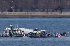DC plane crash data show conflicting altitude readings from American Airlines jet and military helicopter