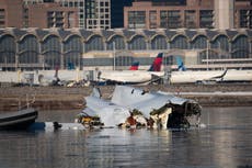 DC plane crash live updates: Air traffic controller 'left early' before disaster