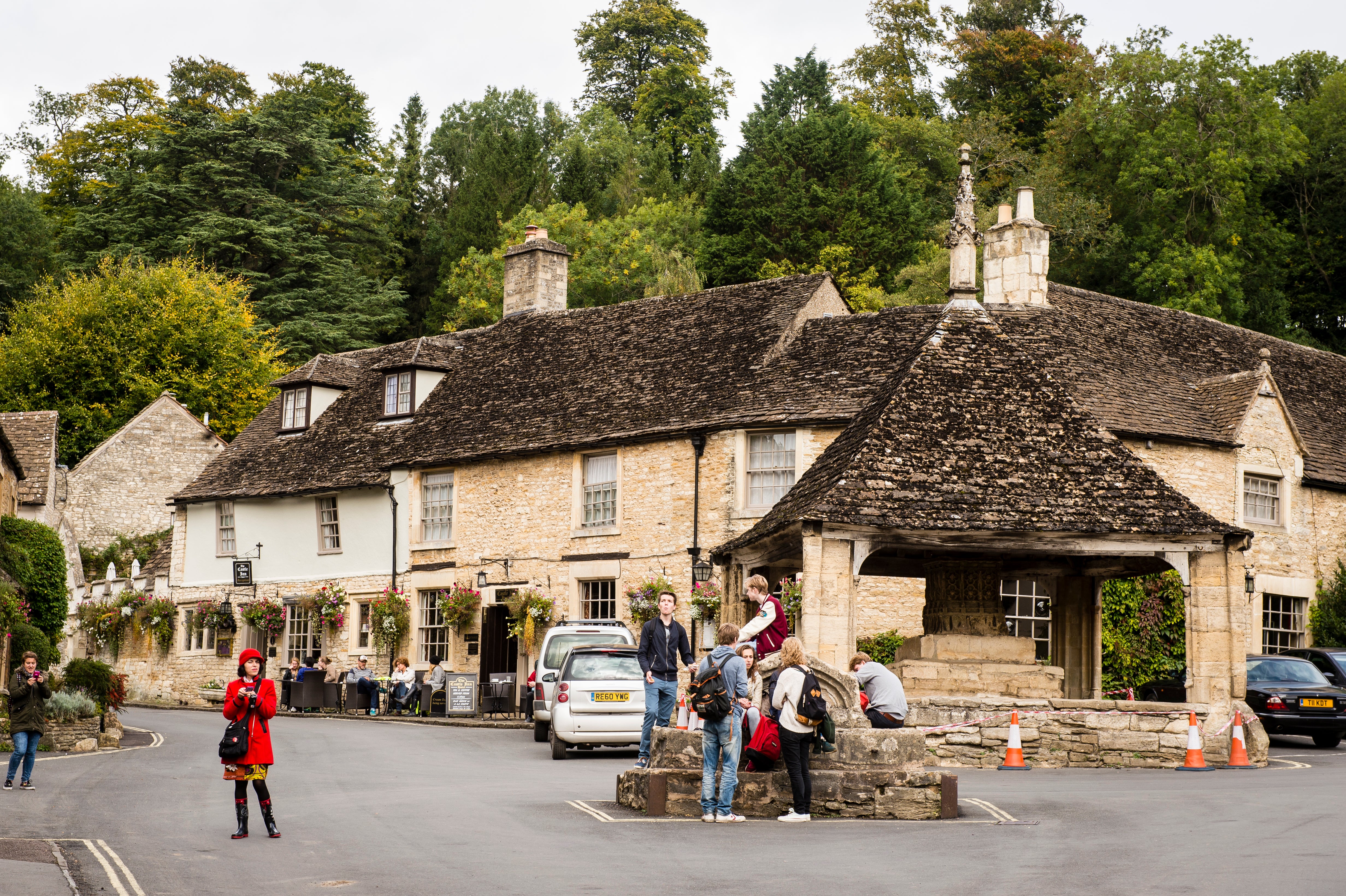 Often referred to as one of the ‘prettiest villages in England’, its historic centre is a particular draw as well as its chocolate box cottages