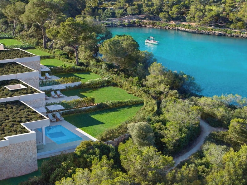 Ikos Porto Petro is just five minutes from Portopetro marina