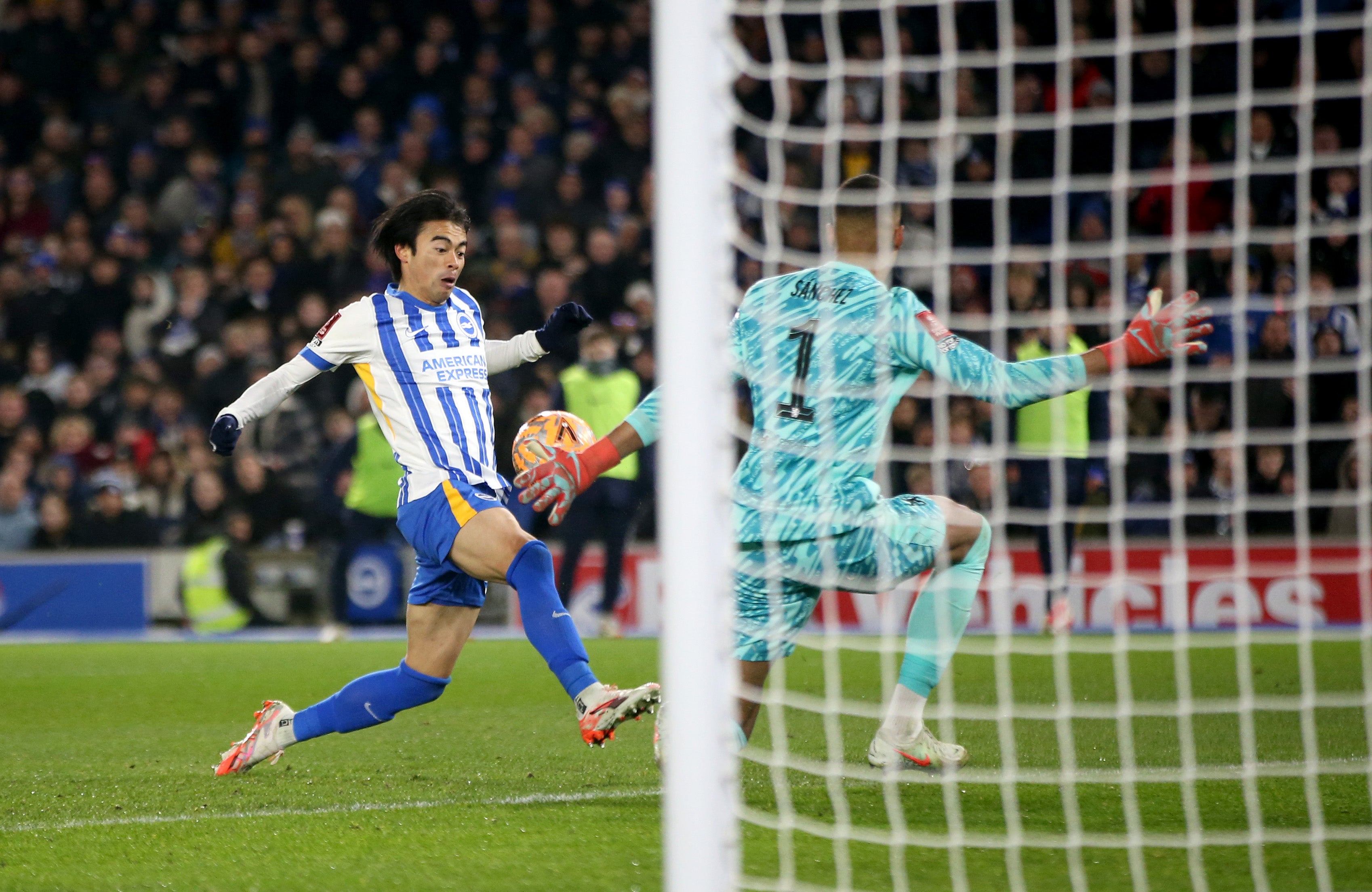 Kaoru Mitoma beats Robert Sanchez to net Brighton's second goal of the game
