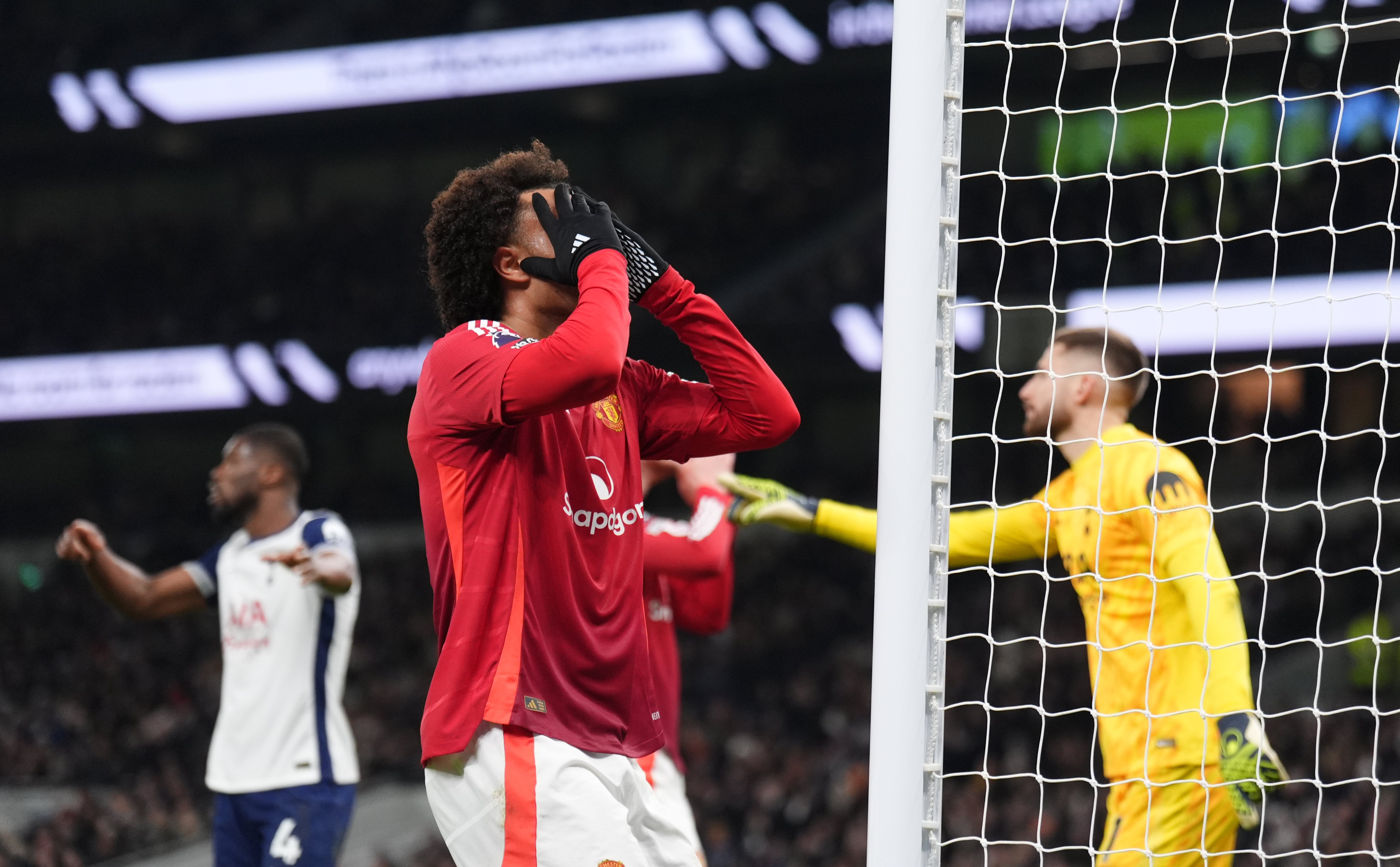 Joshua Zirkzee reacts to a missed chance (John Walton/PA)