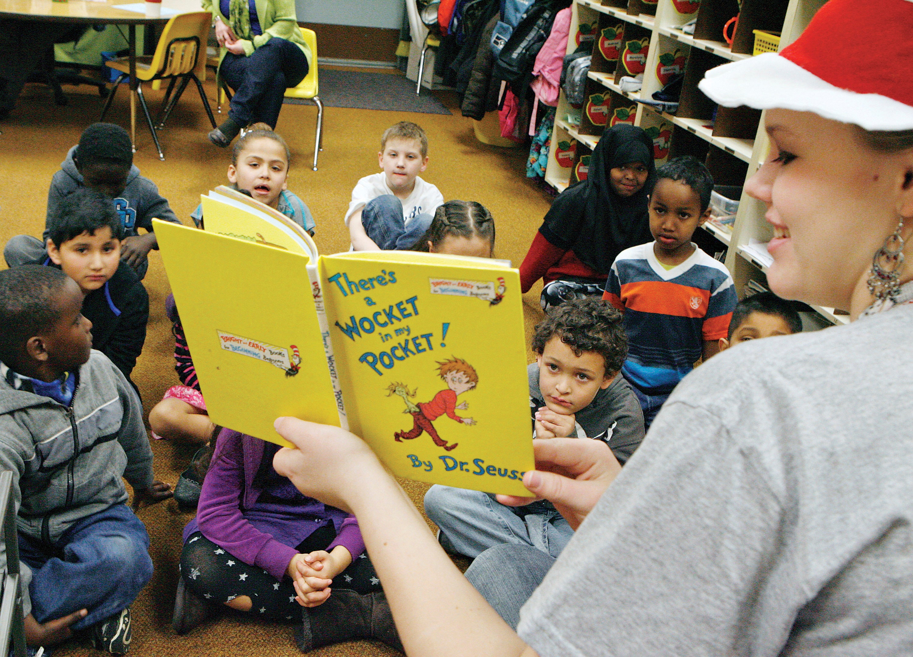 Cat in the Hat-Giveaway