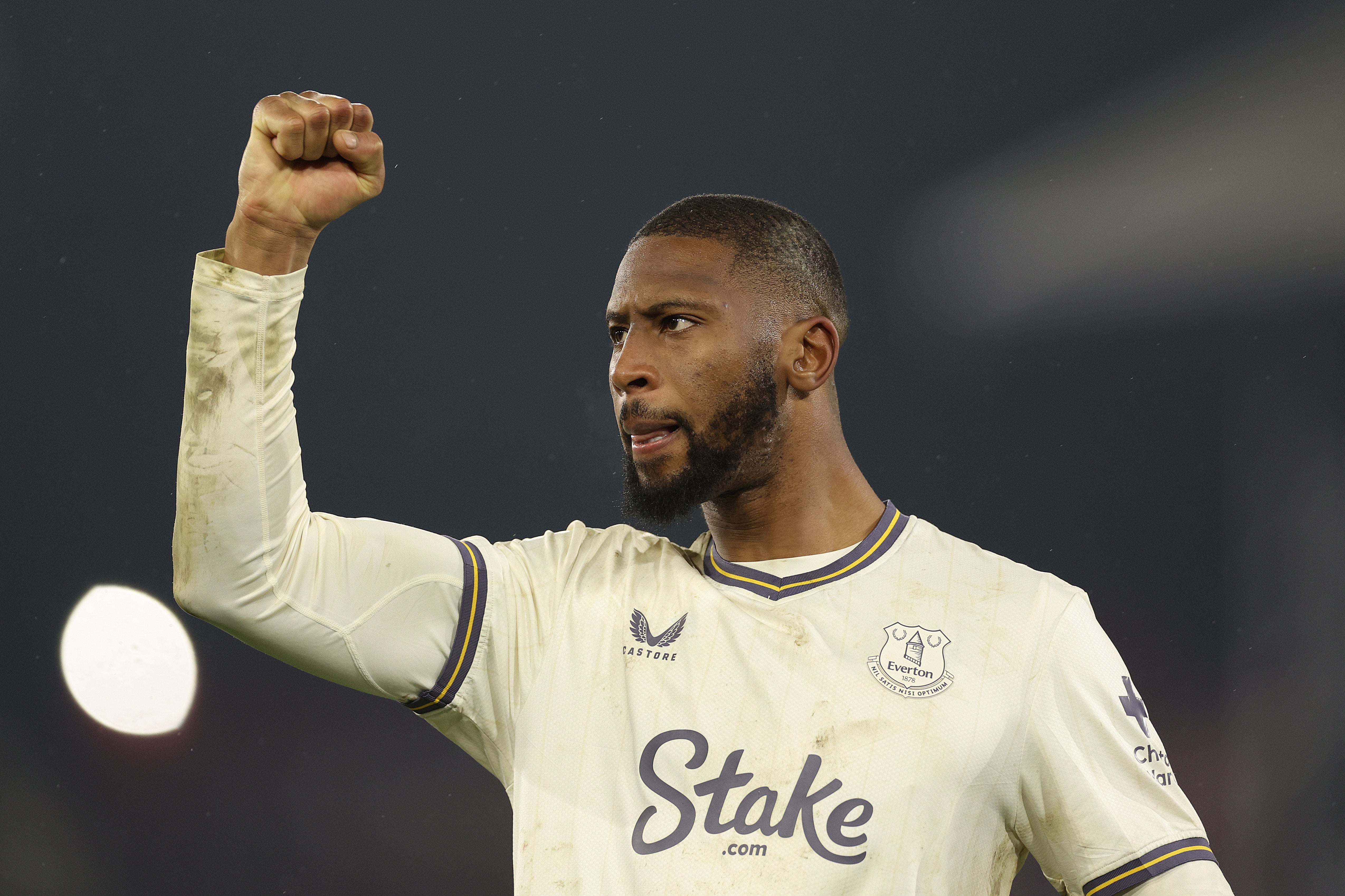 Beto is in a rich vein of form, can he continue it against Manchester United?