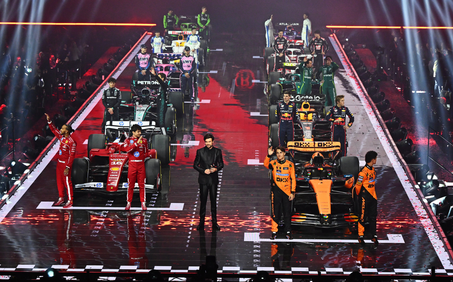 The closing sequence of all 10 cars and 20 drivers in London