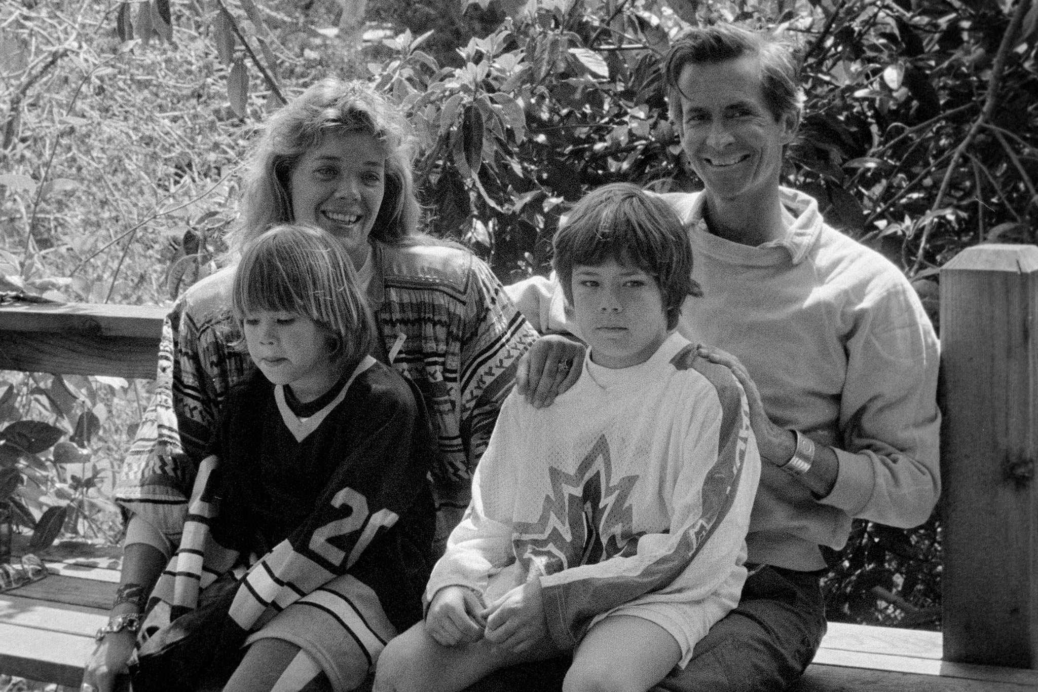 Osgood and his little brother Elvis with their parents, Berry Berenson and Anthony Perkins in 1983