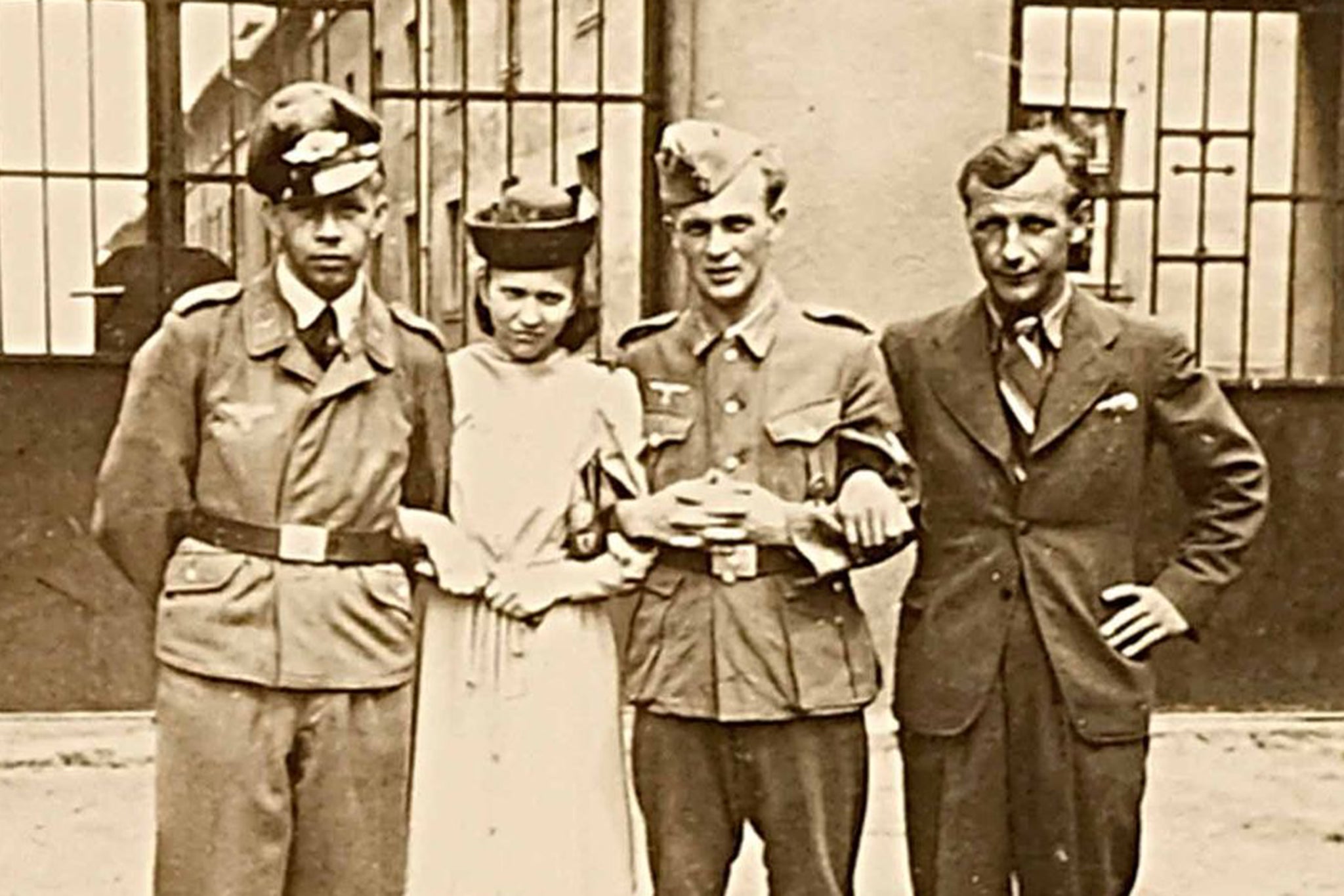 Józef Pieczka (far right) pictured at some point in 1943 after his release from Auschwitz