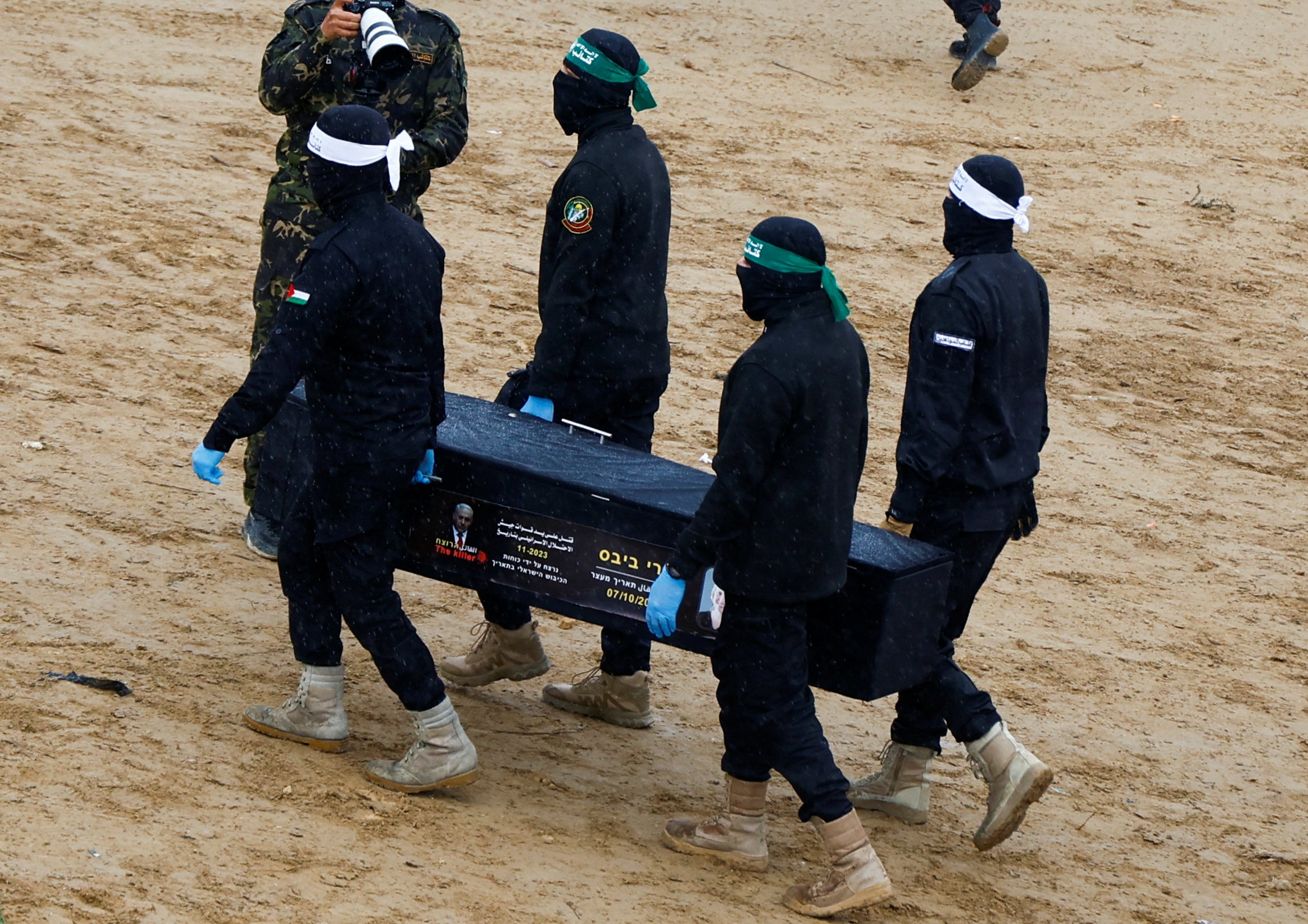 Hamas returned the bodies of the hostages in coffins