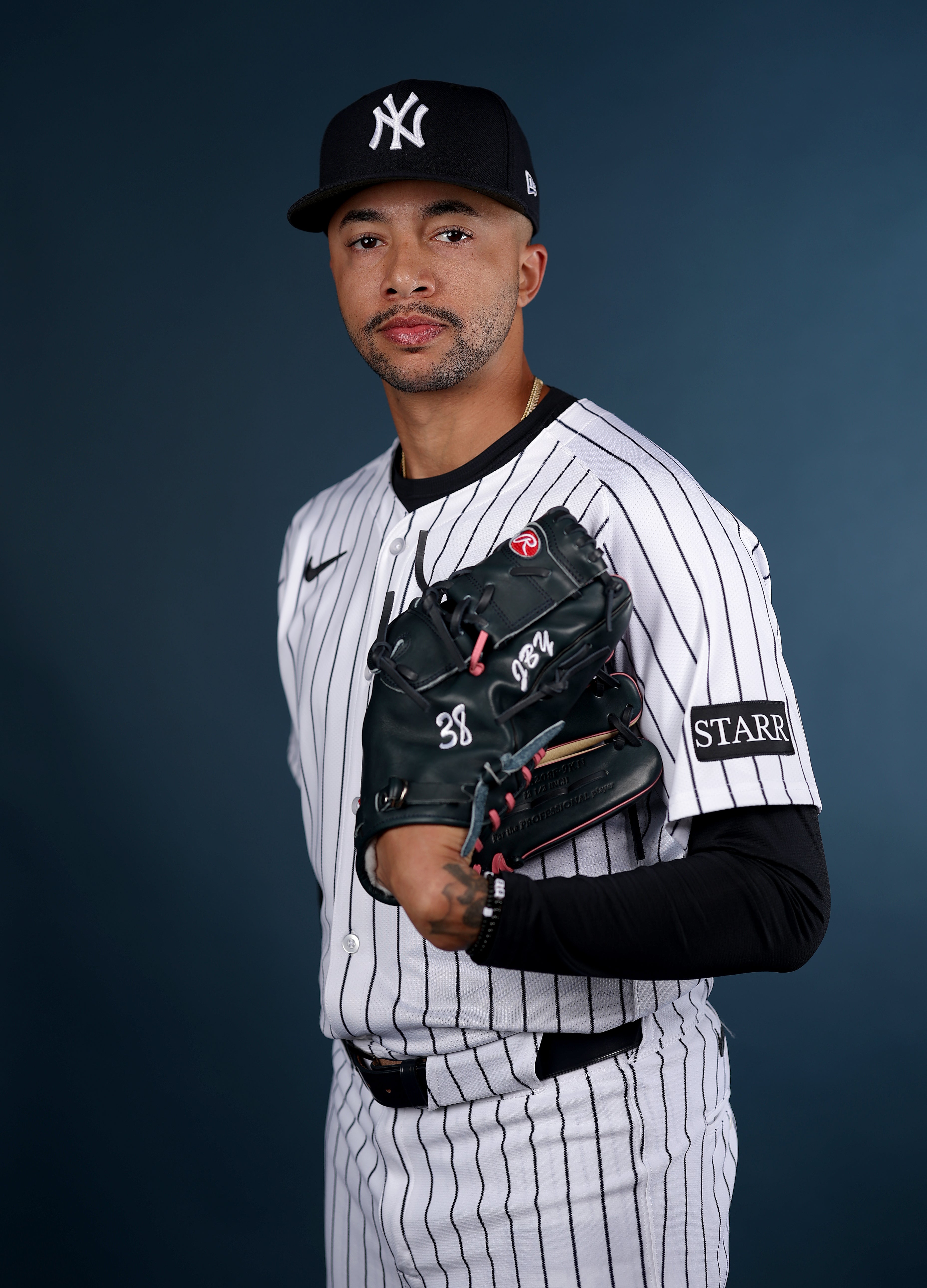 Devin Williams, a relief pitcher for the 2025 Yankees squad, is pictured with a beard