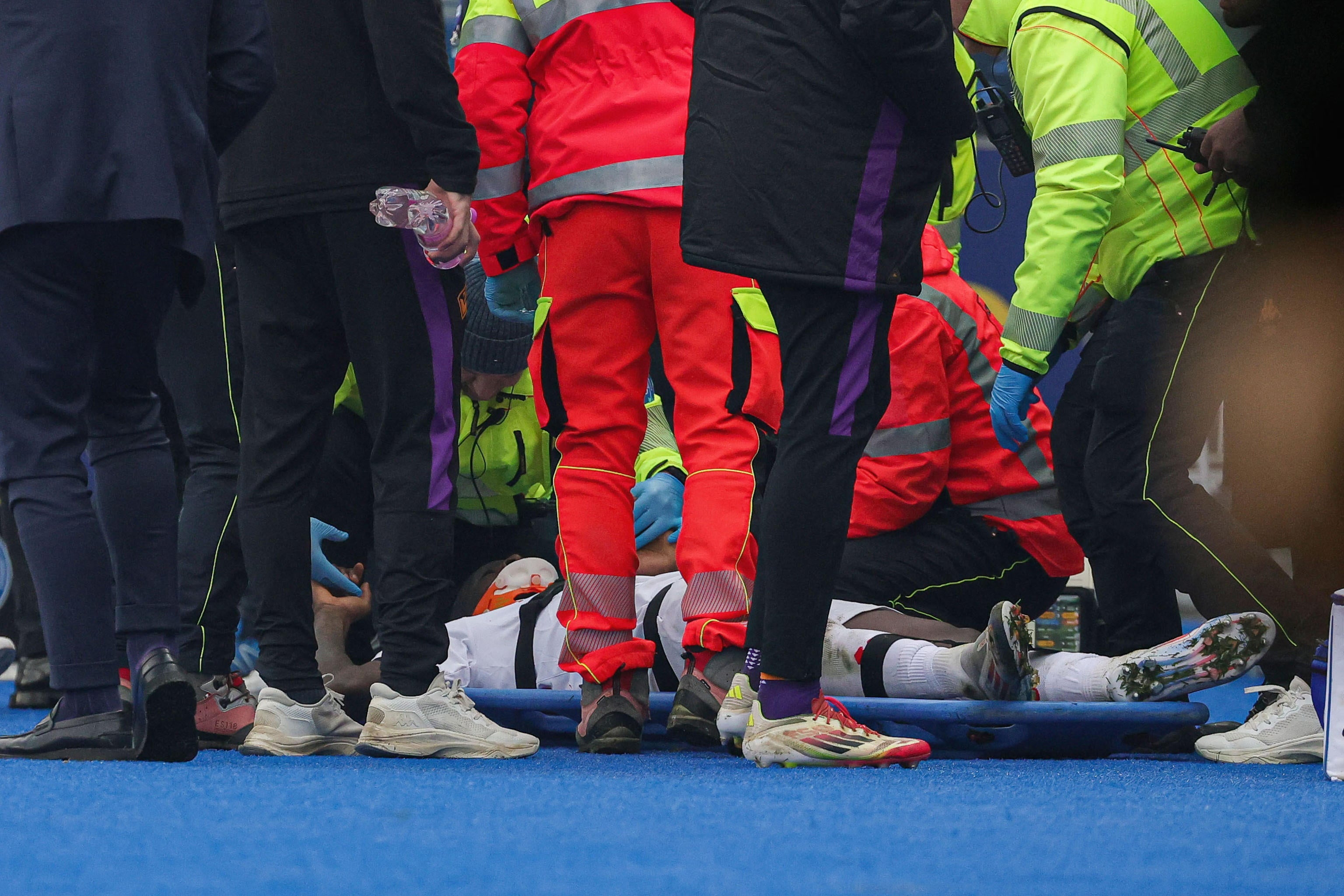 There were concerning scenes as Kean was stretchered off