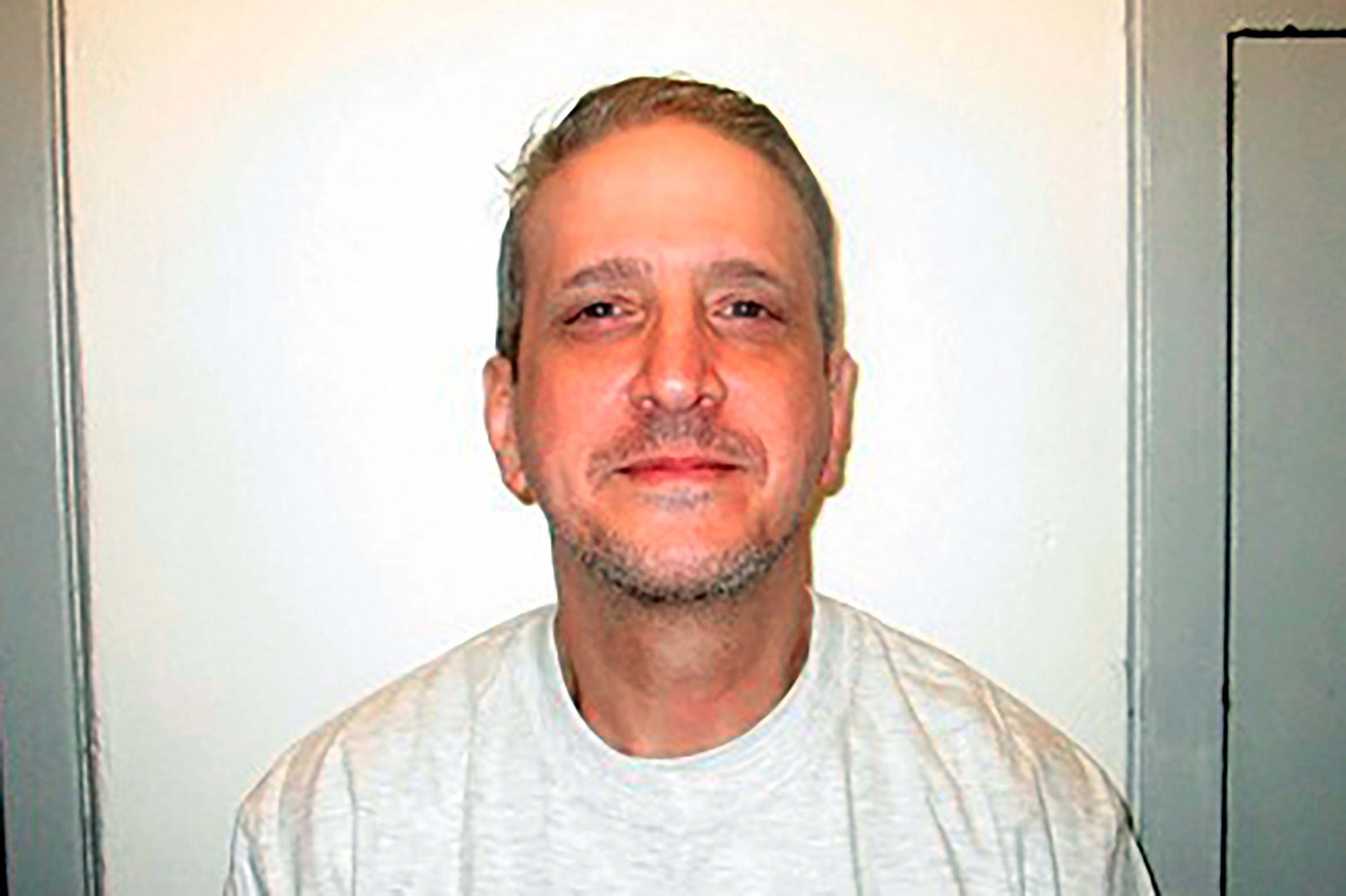Oklahoma prosecutors seek retrial for death row inmate Richard Glossip