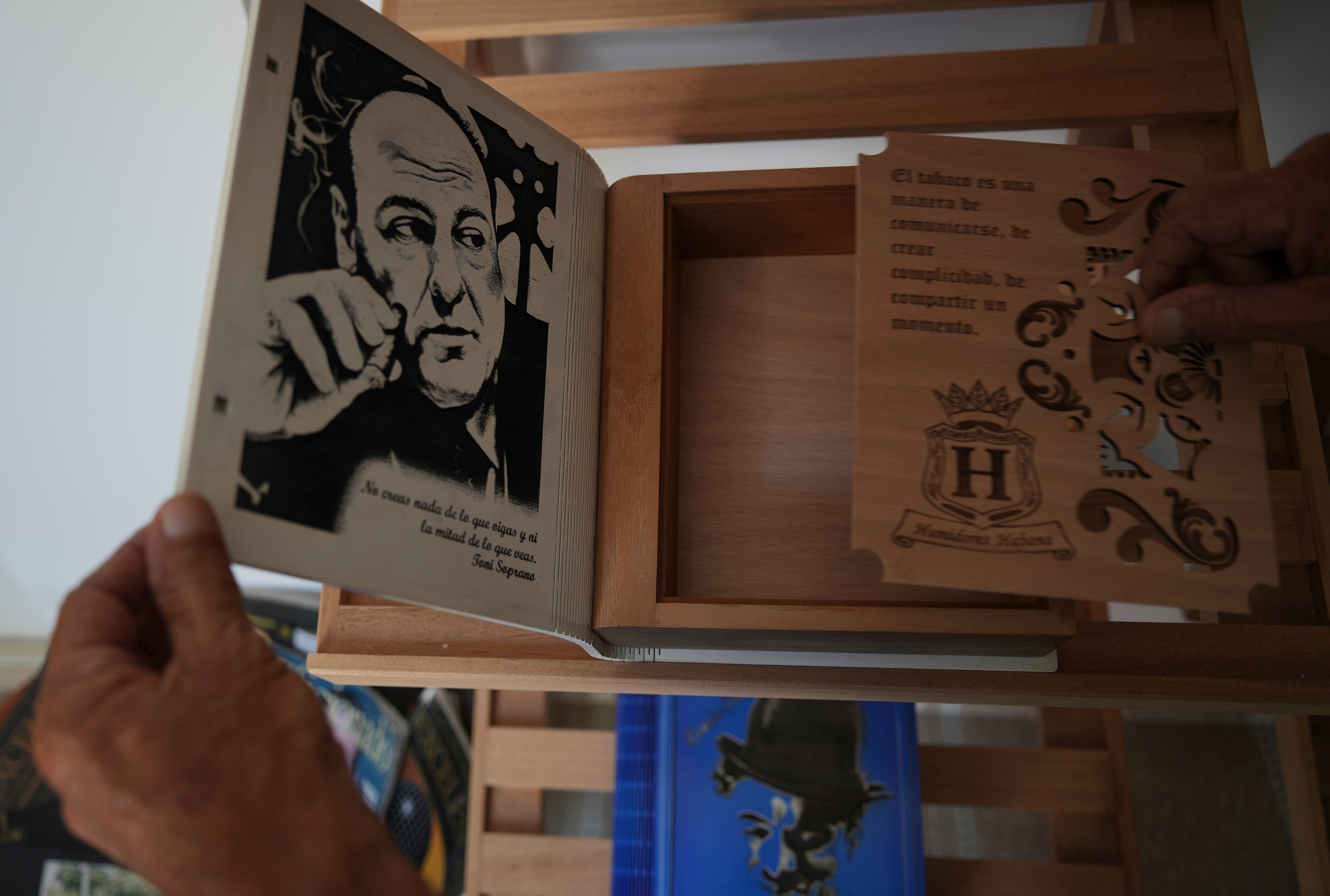 Cuba Cigar Humidifiers