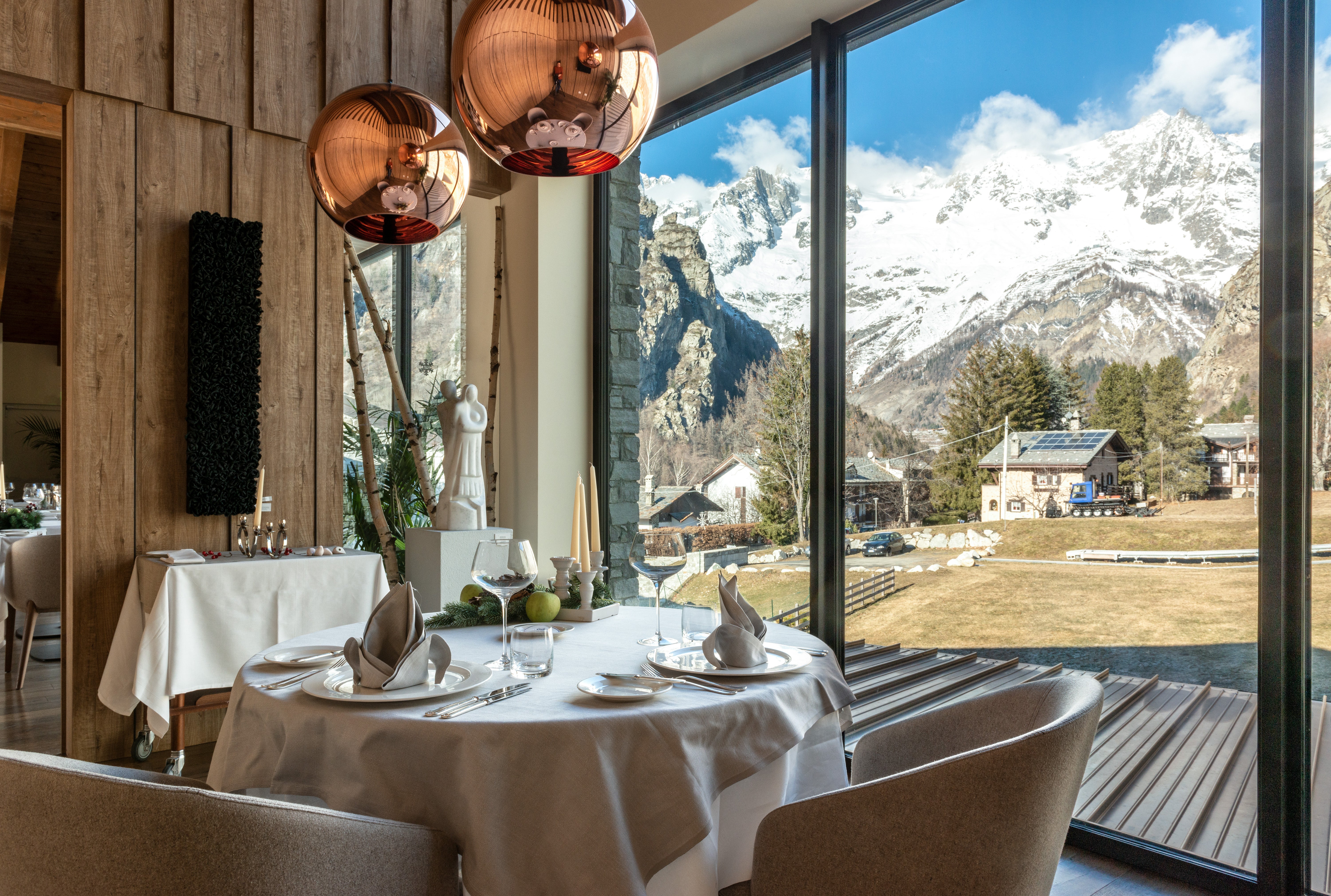 La Fourchette offers exceptional views of the mountains