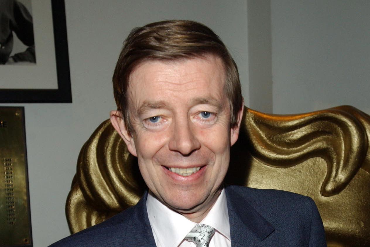 The Irish PM praised Henry Kelly for his contribution to journalism and broadcasting