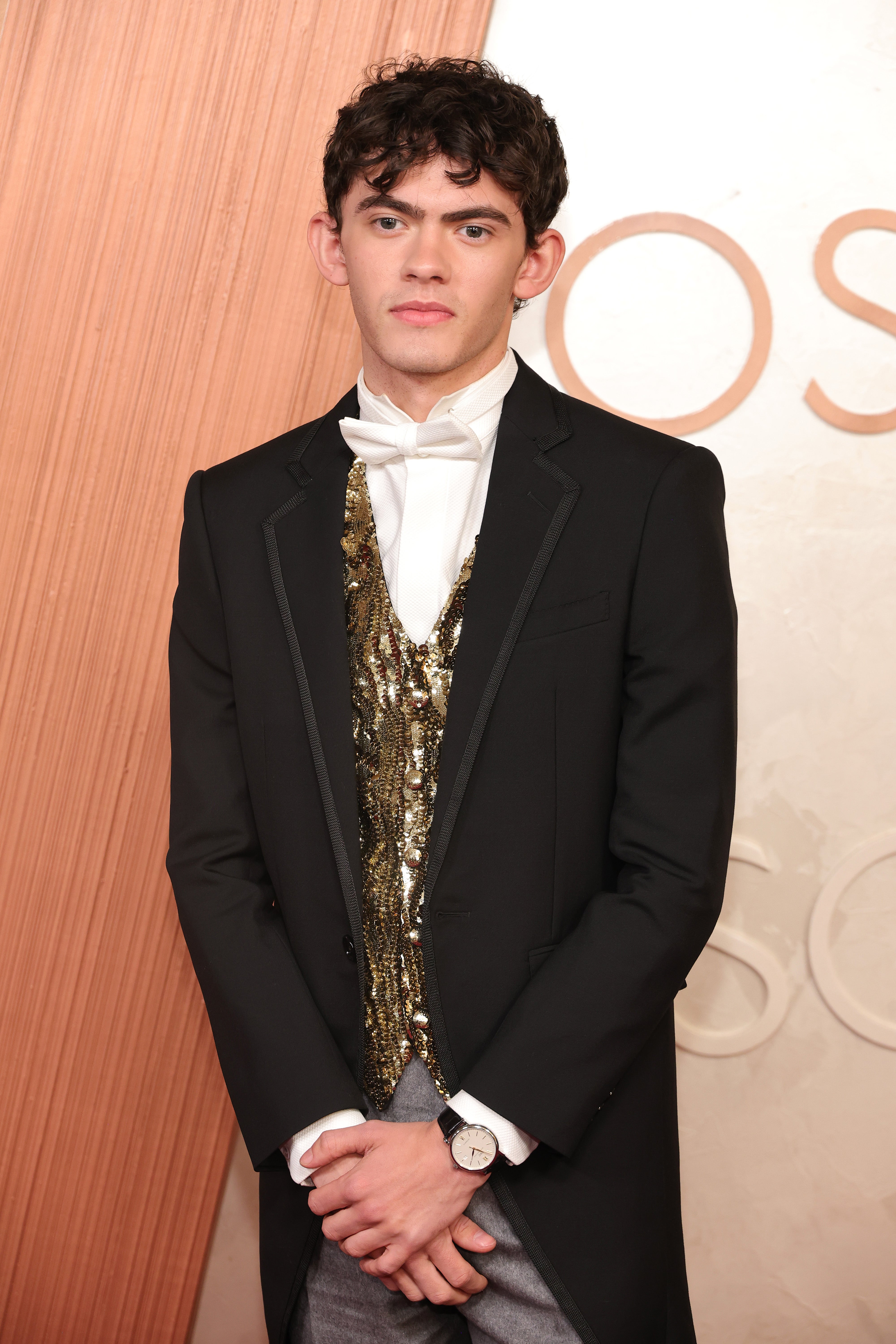 ‘Heartstopper’ star Joe Locke looked more like he was attending a royal wedding than the Oscars in his morning suit