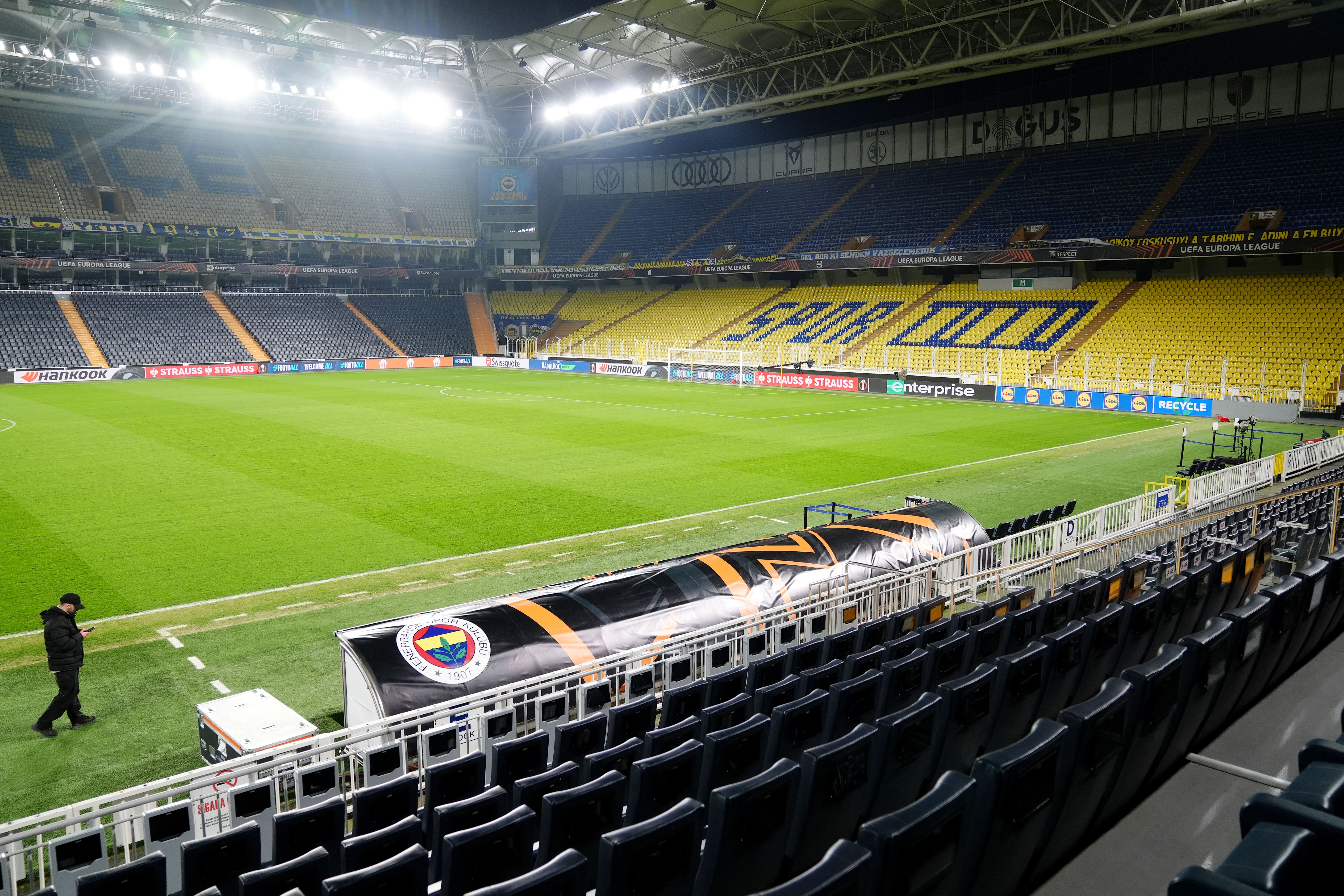 Rangers fan dies in Istanbul ahead of match