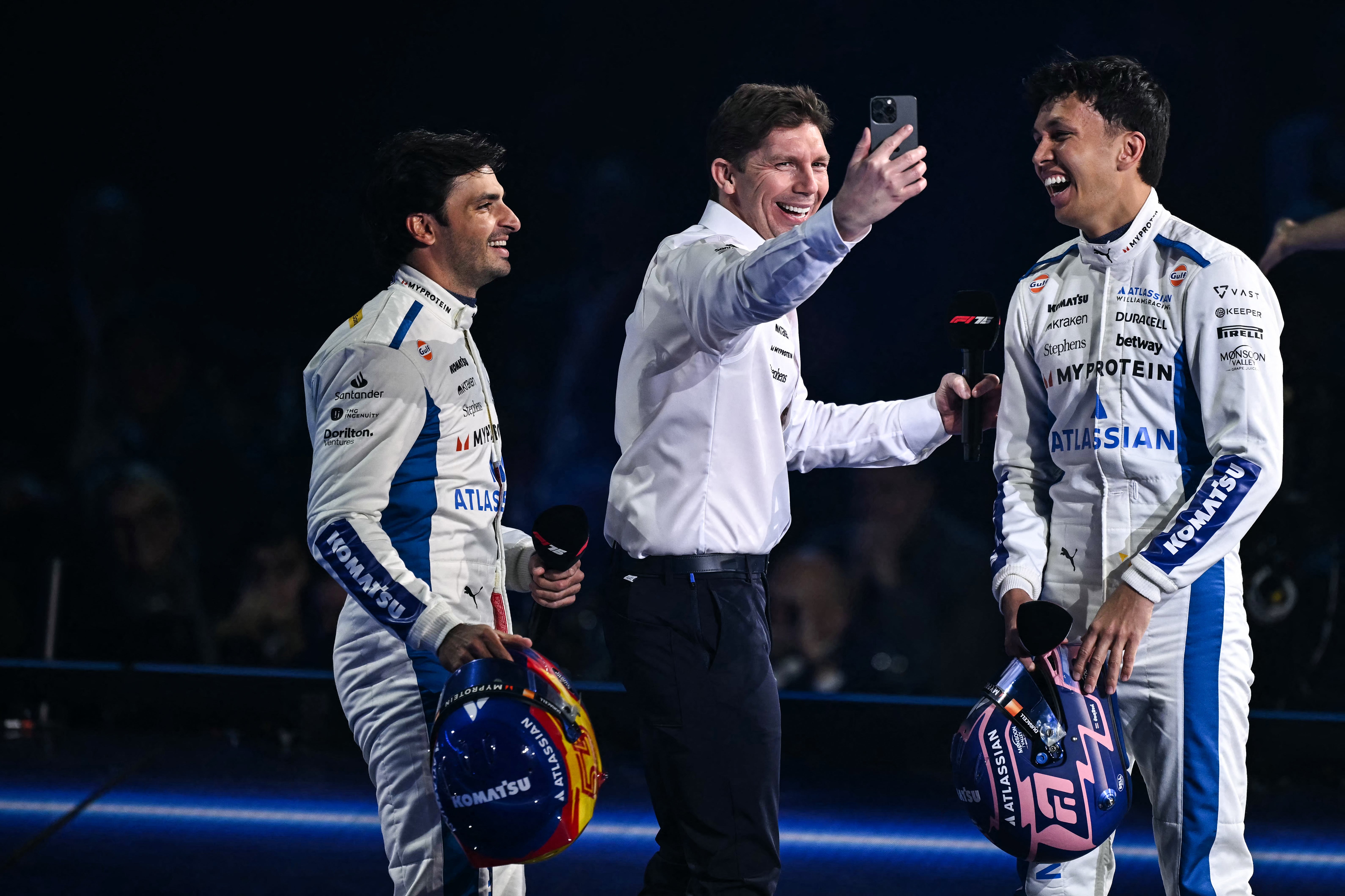Vowles takes a selfie with Carlos Sainz and Alex Albon at F1 75 Live last month