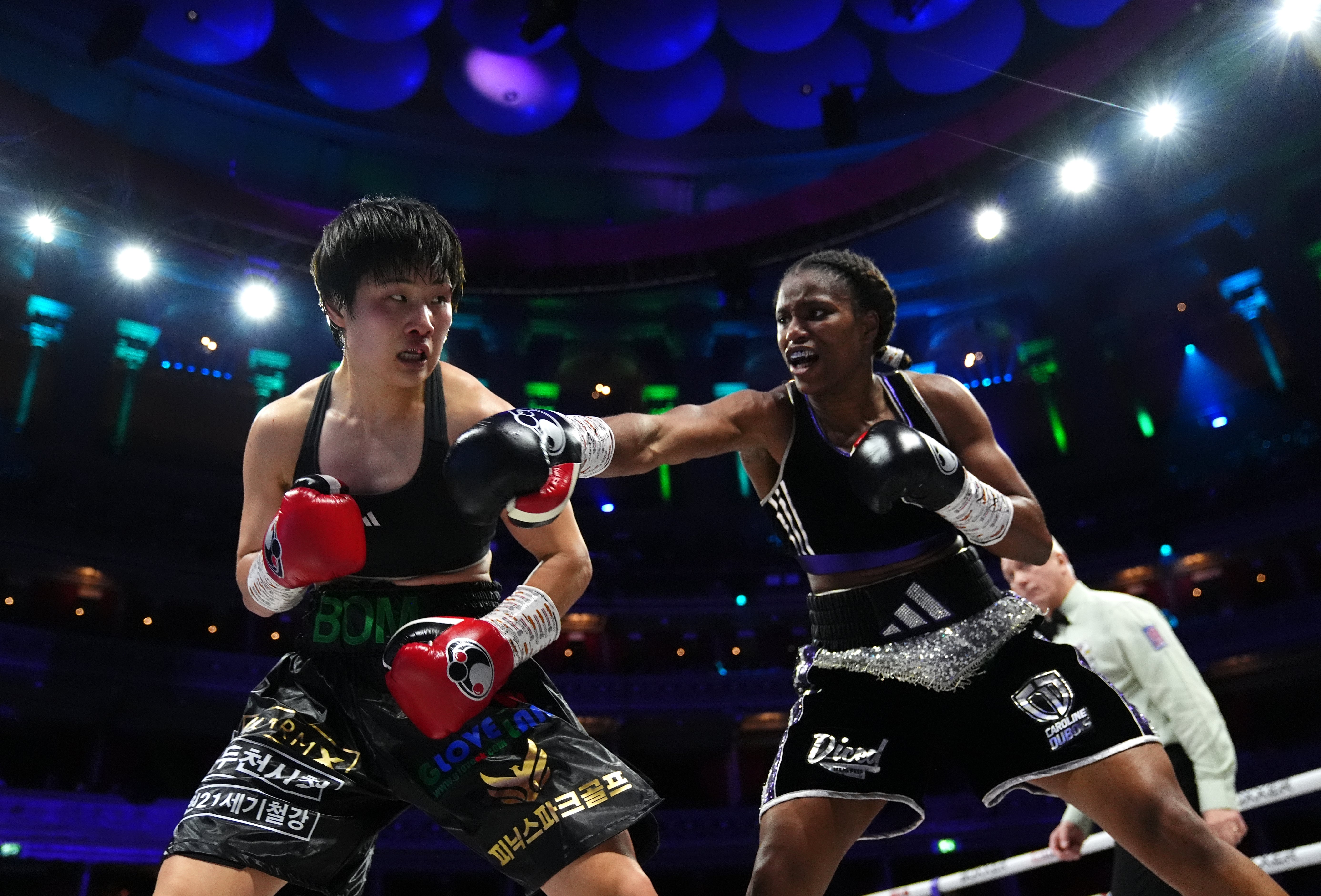 Caroline Dubois wins brawl with Bo Mi Re Shin to retain WBC lightweight title