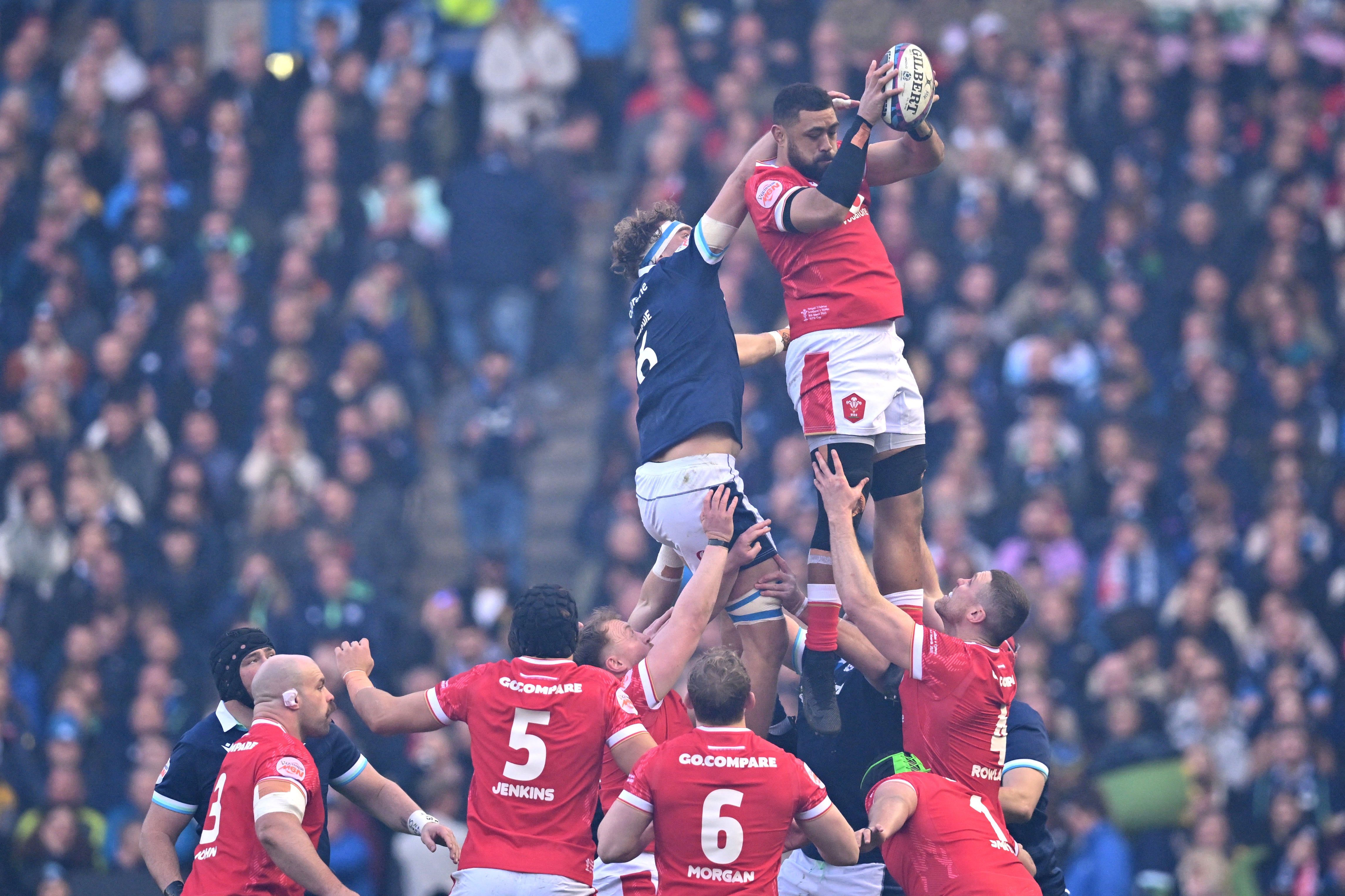 Taulupe Faletau continues to roll back the years