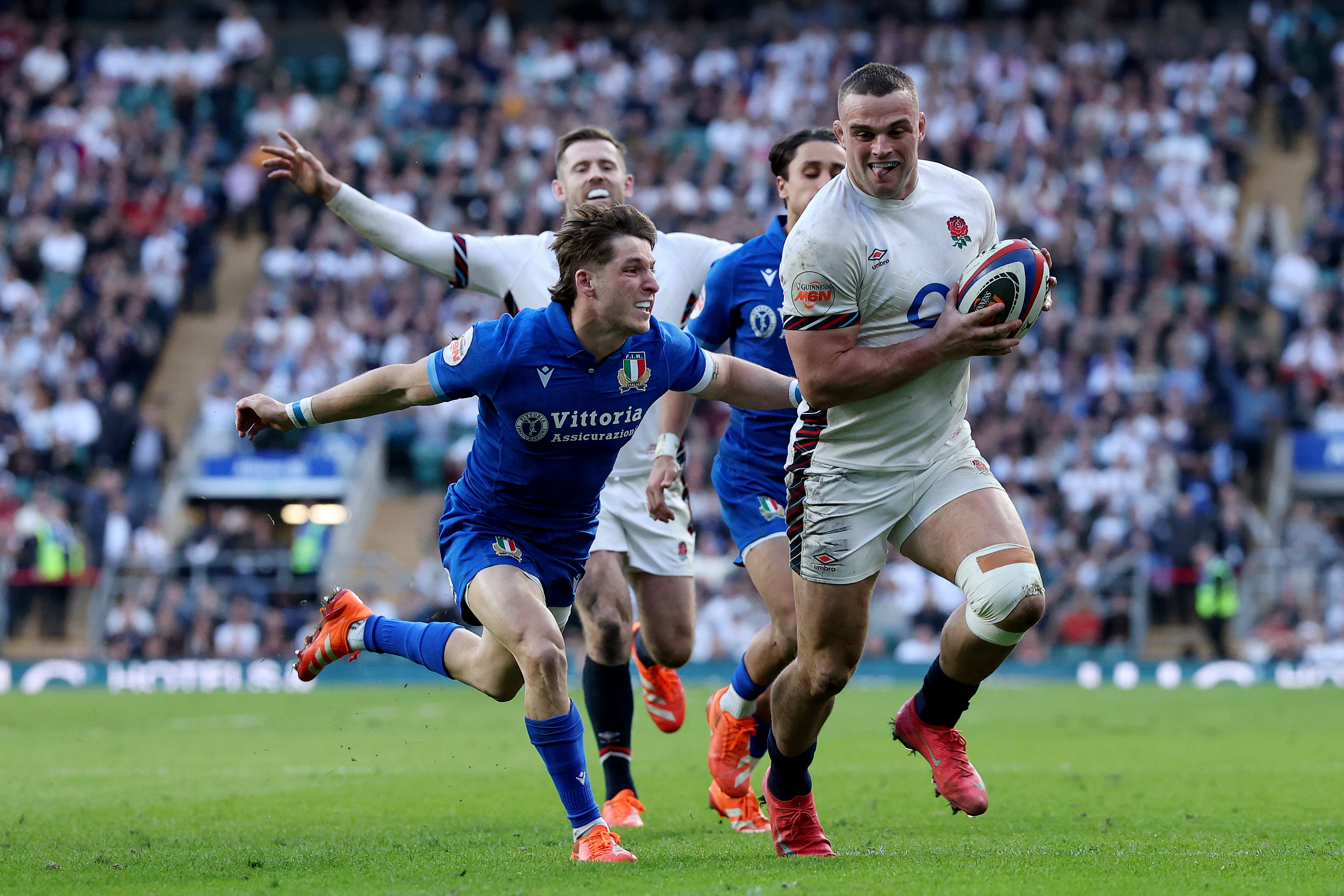 Ben Earl believes that he can slip easily into centre