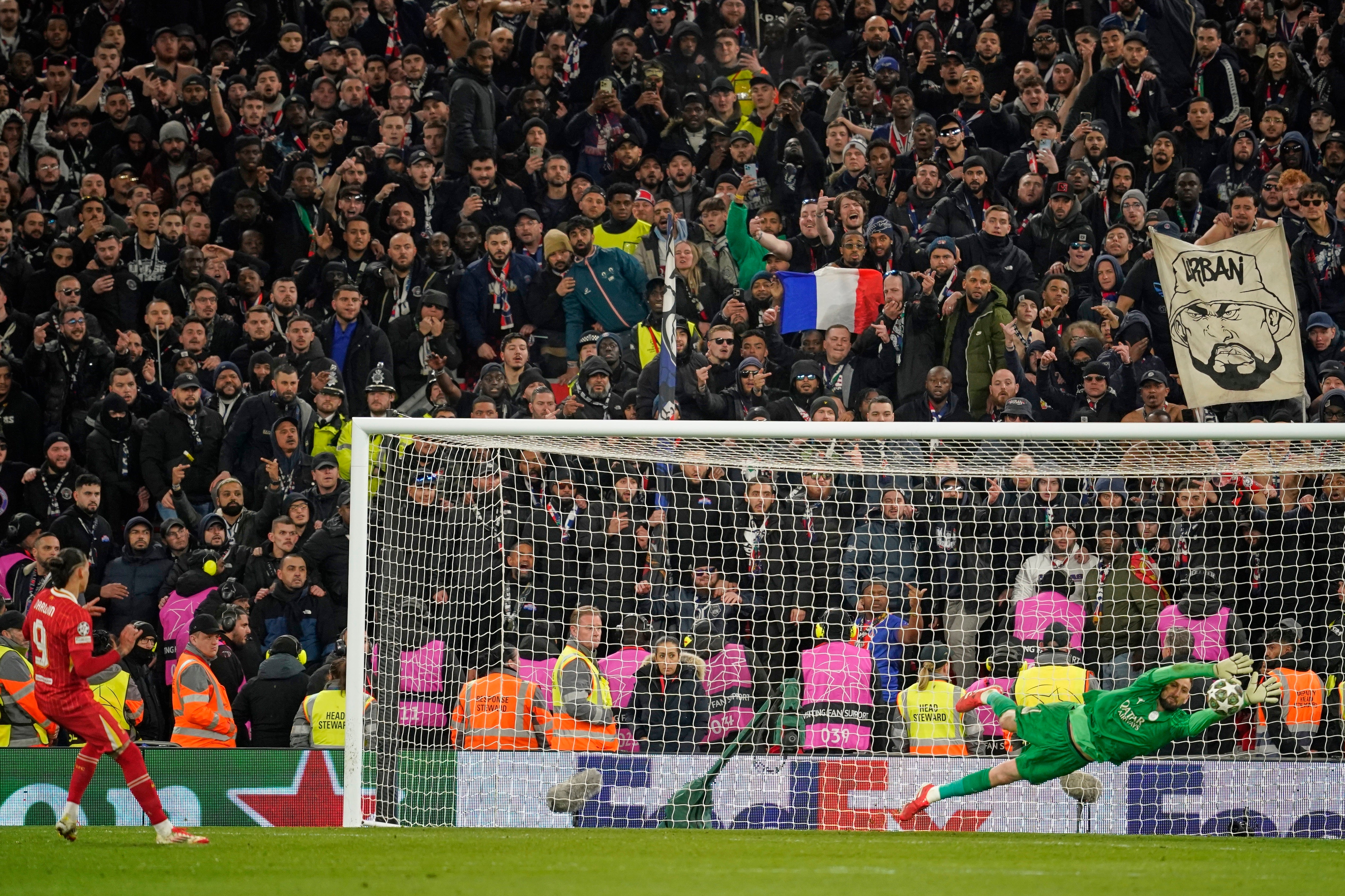 Gianluigi Donnarumma zachrání trest Darwina Nuneze