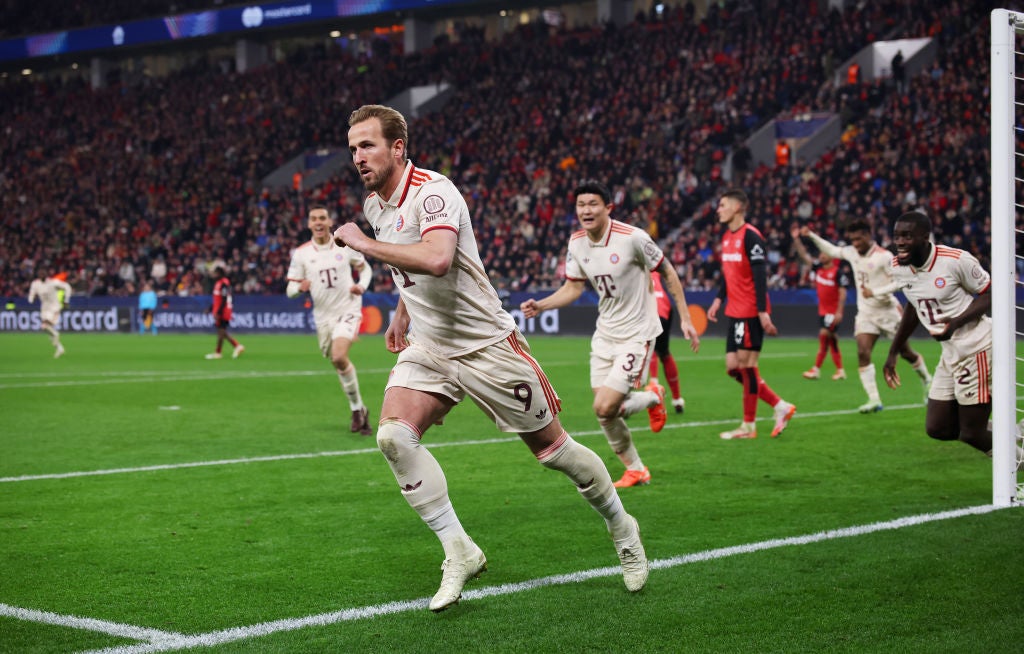 Kane skóroval třikrát přes kravatu