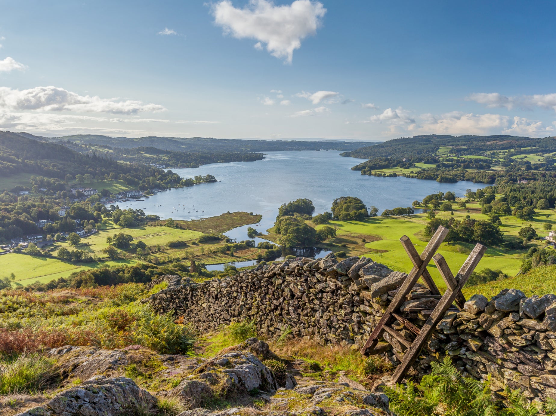 Enjoy a marvellous view of Windermere with a hike from Grasmere