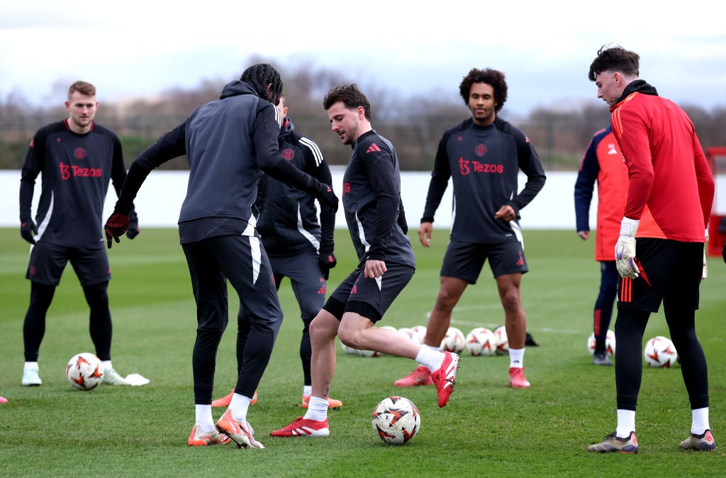 ‘Overpaid’ and ‘underperforming’ Manchester United left with only one way to save their season