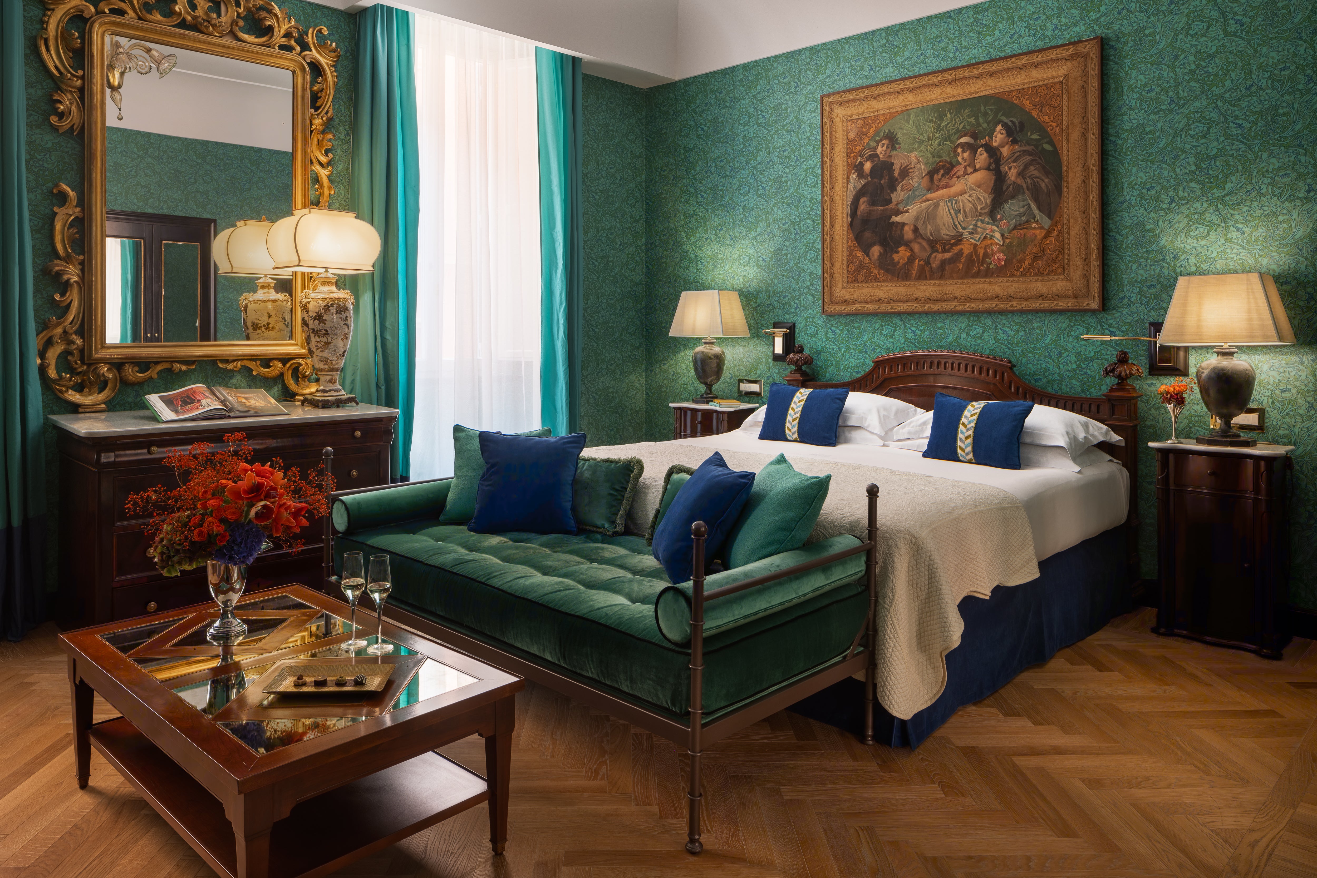 Immerse yourself in centuries of history at Hotel d'Inghilterra