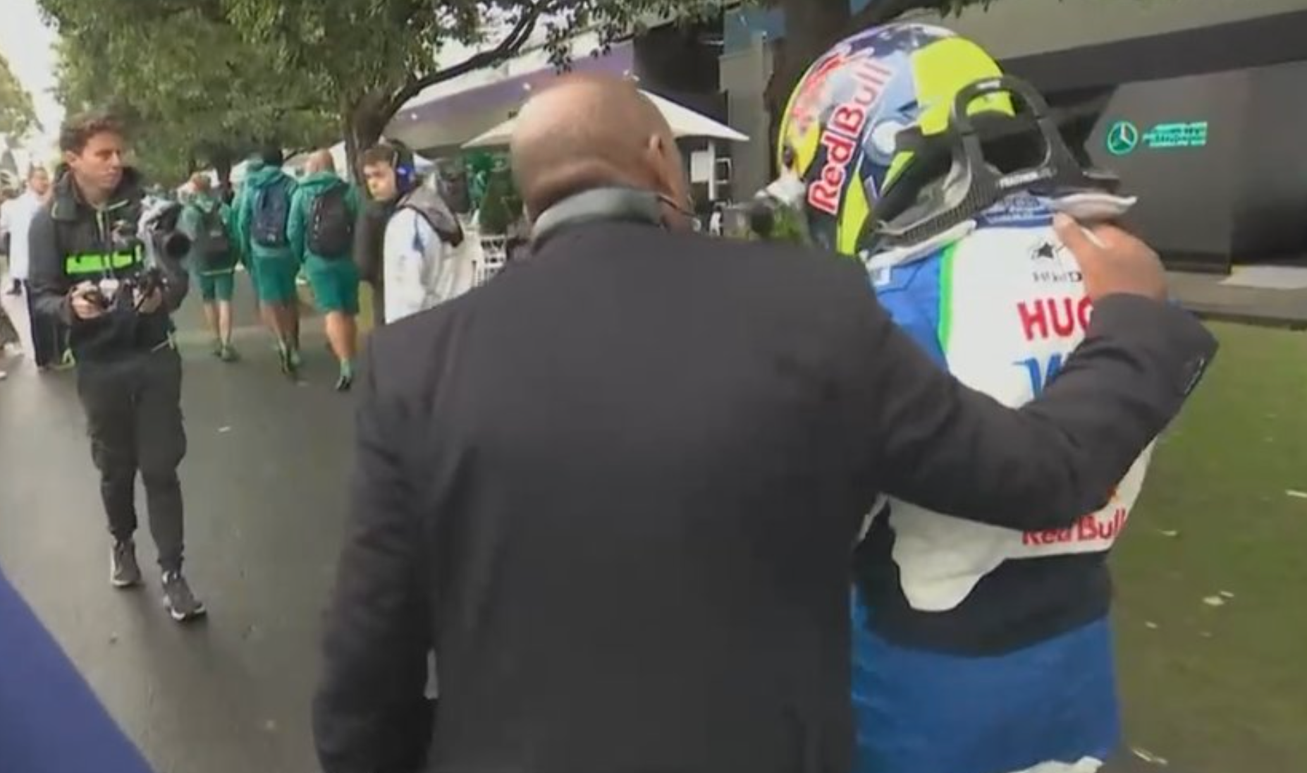 Heartwarming moment Lewis Hamilton’s dad consoles F1 rookie after debut crash