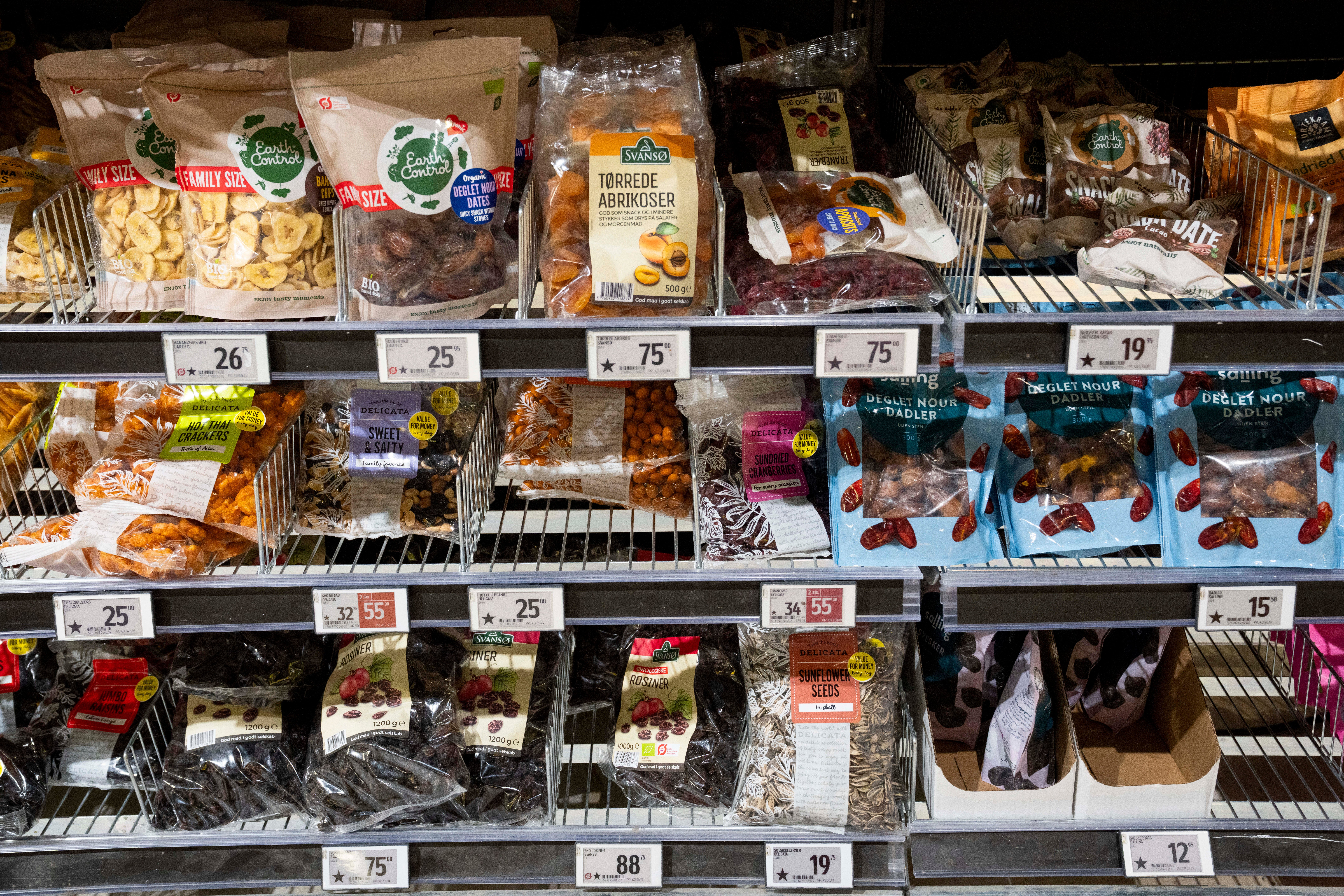Dried fruit with new labelling, making it easier for customers to buy European goods