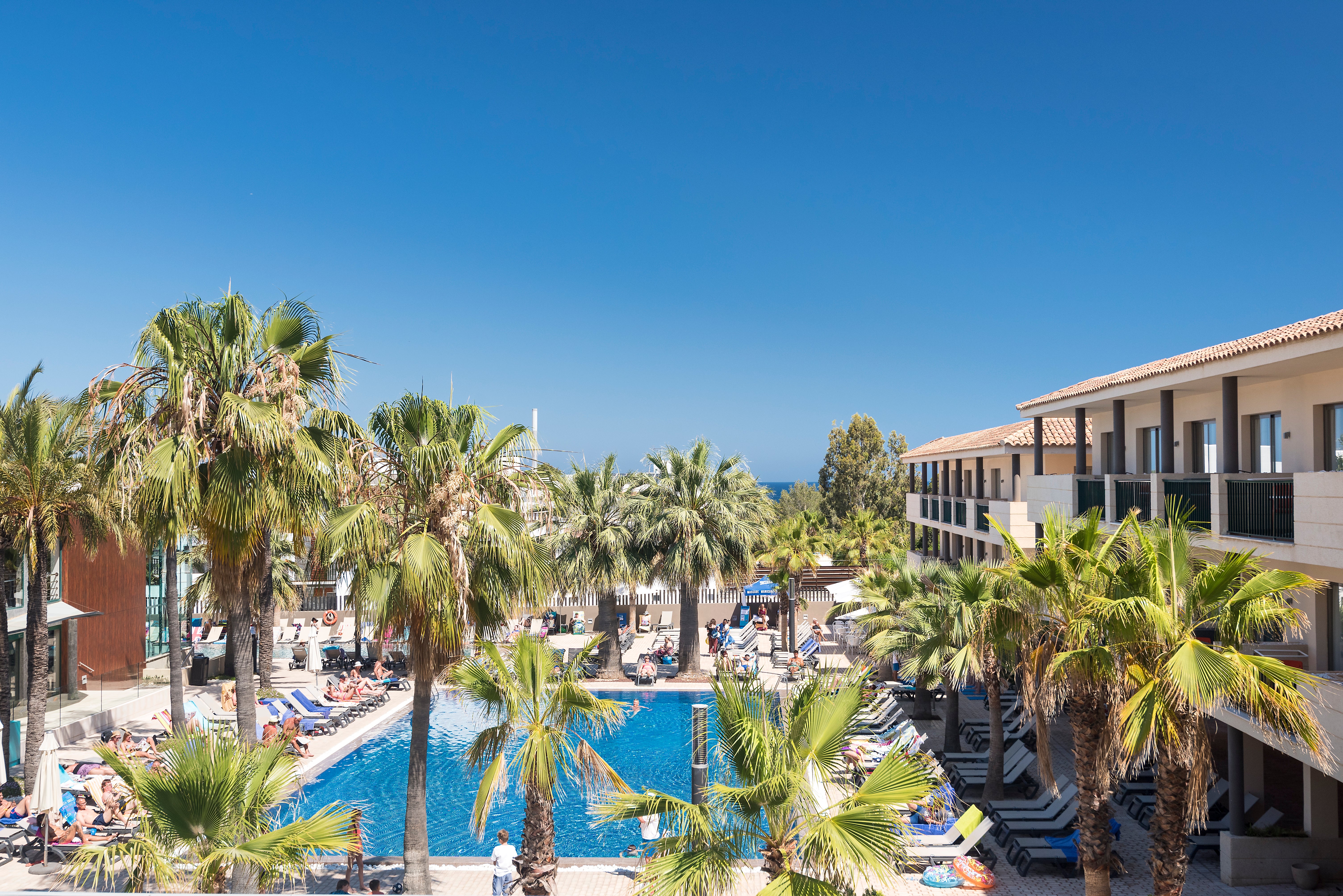 A Kids’ club will keep the little ones busy with crafts, mini discos and other activities