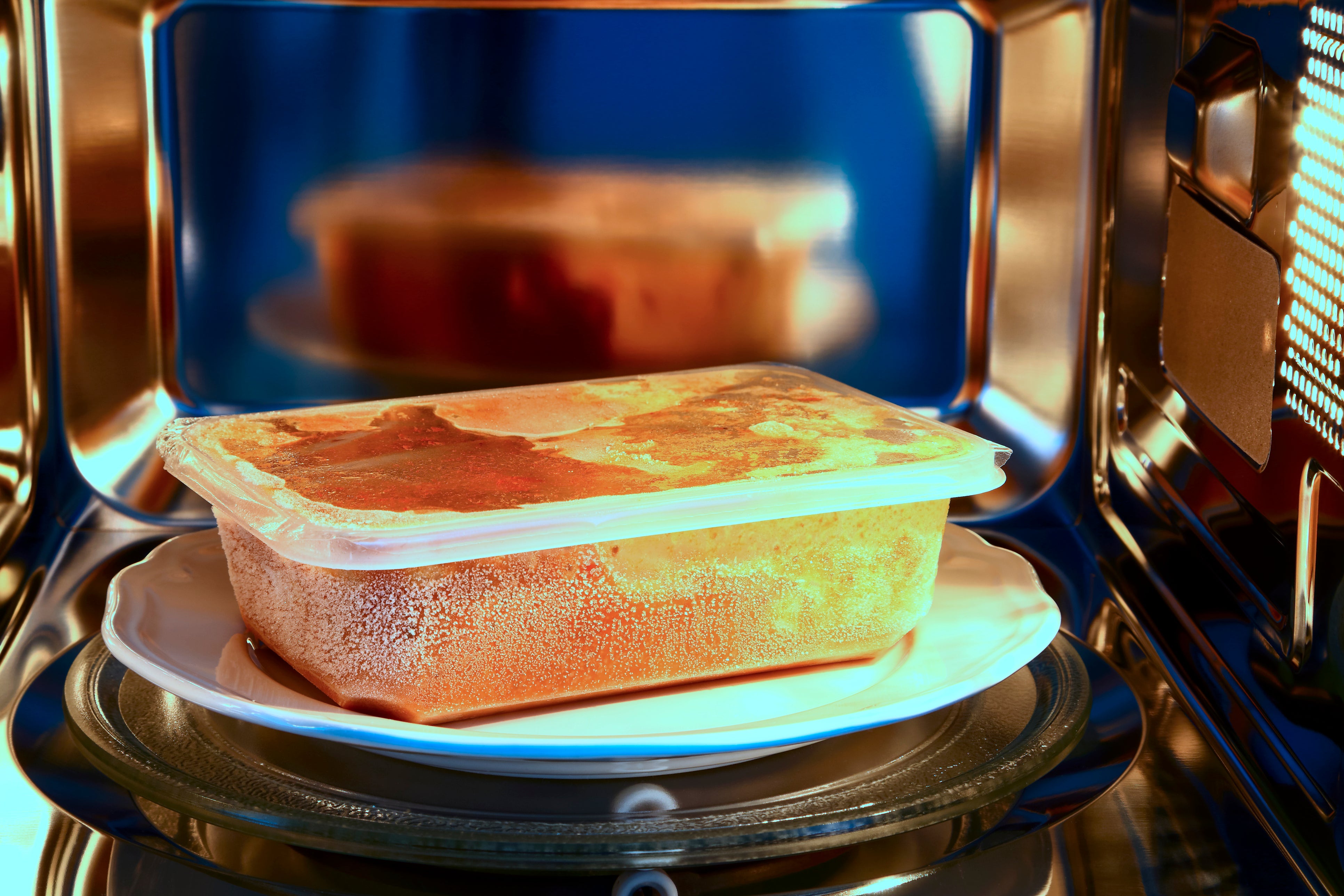 Half of the participants were given minimally processed foods such as cottage pie and chicken salad cooked from scratch. The other half were given a diet of shop-bought sandwiches and microwave lasagne
