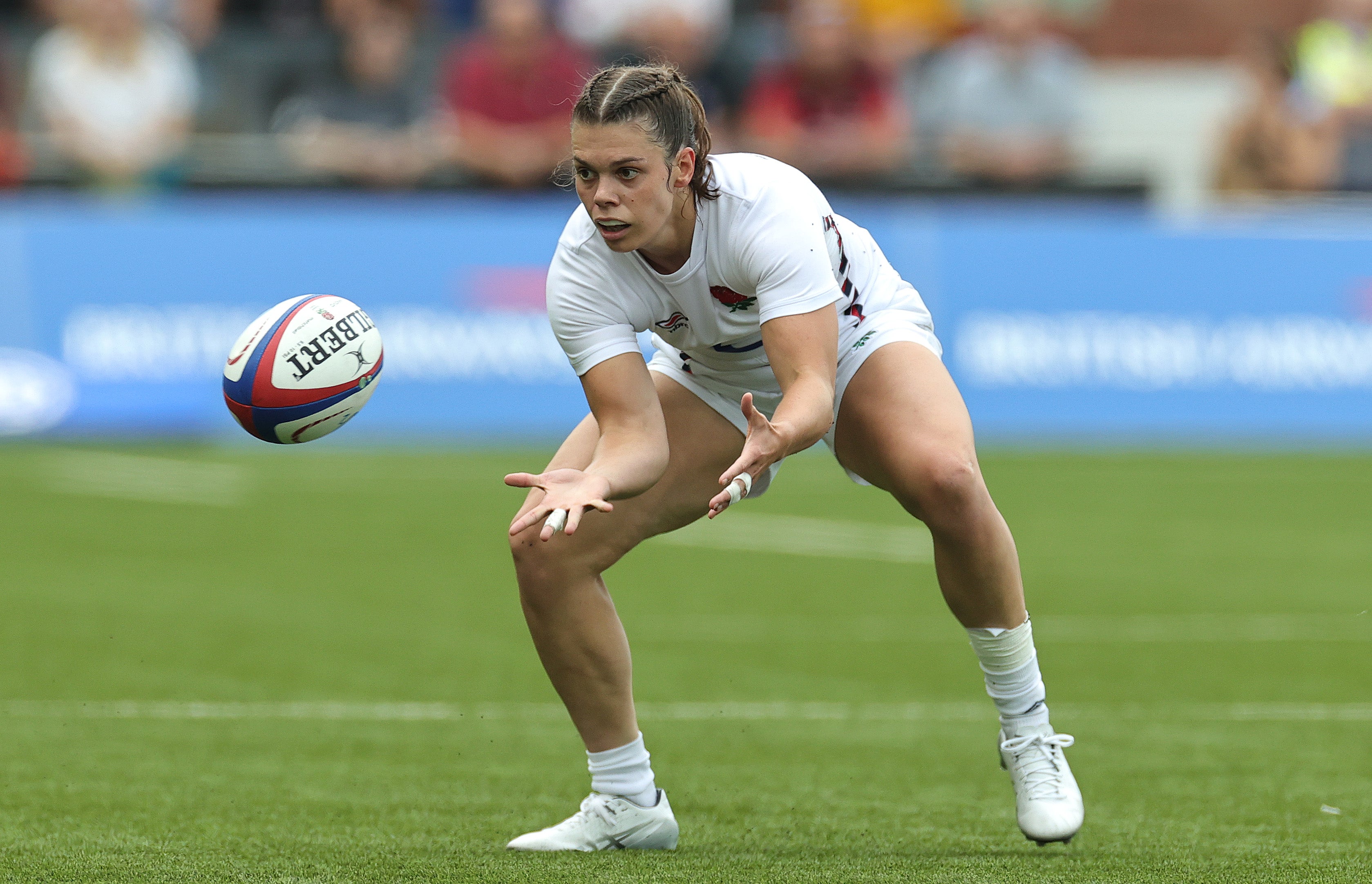 <p>Helena Rowland starts her first international game at No 10 since 2022</p>