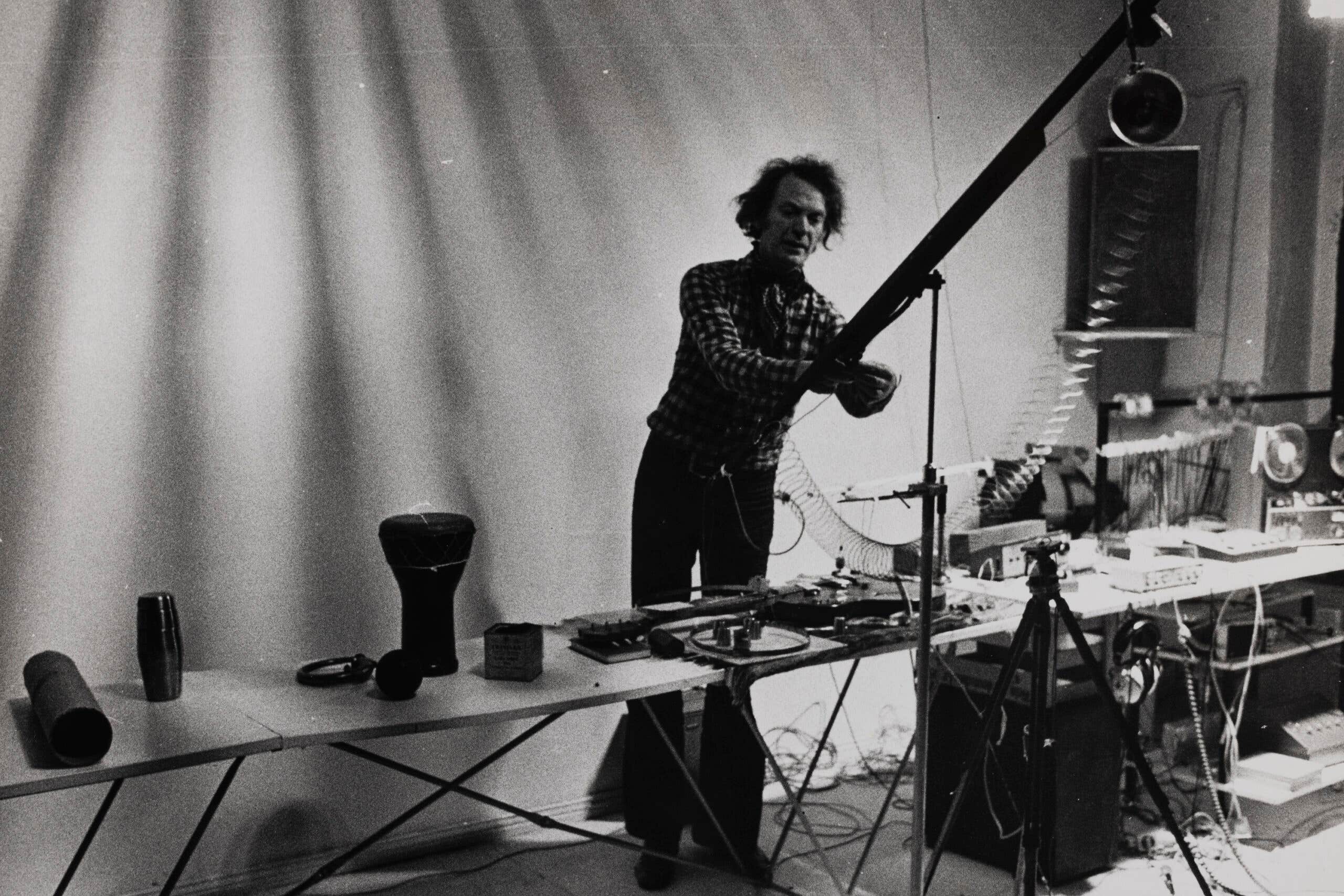 Peter Sedgley at work in 1976 (Ingeborg Lommatzsch/Space Studios/PA)