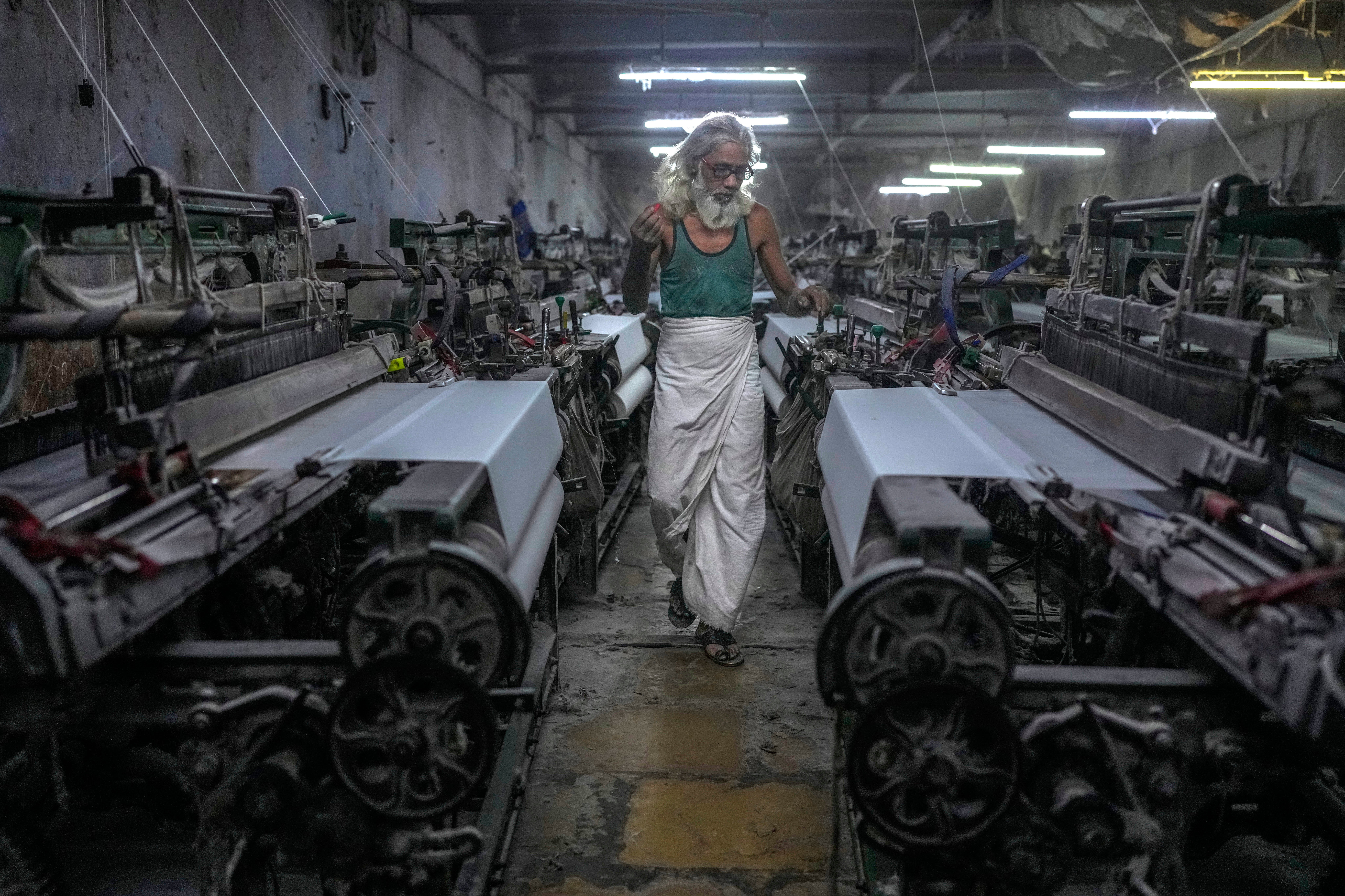 India Weaving Decline Photo Gallery