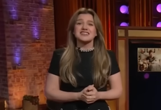 Kelly Clarkson reportedly keen to quit talk show as NBC fights to keep her
