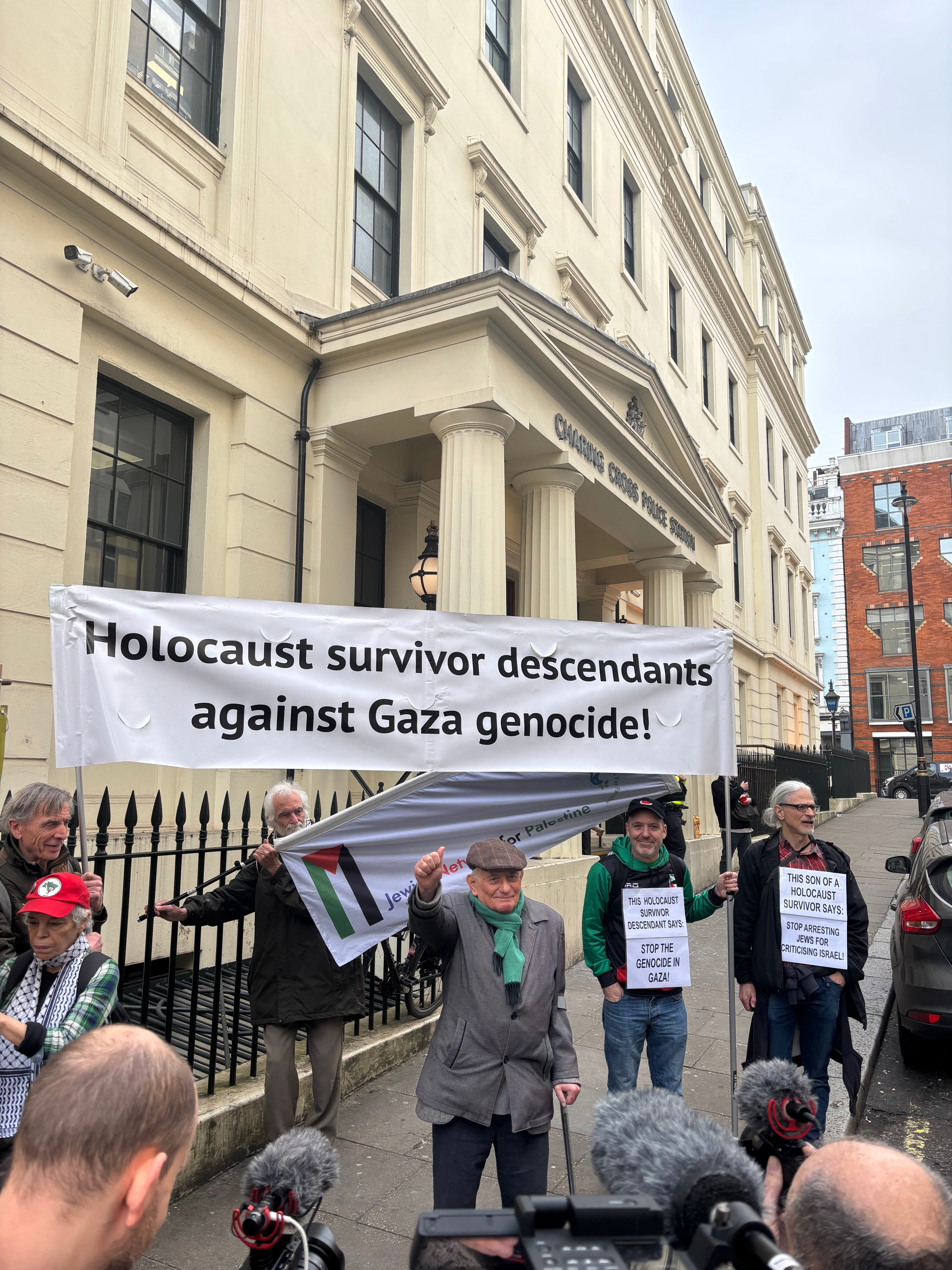 Mr Kapos spoke surrounded by around 100 supporters, many of whom were either Holocaust survivors or descendants of them