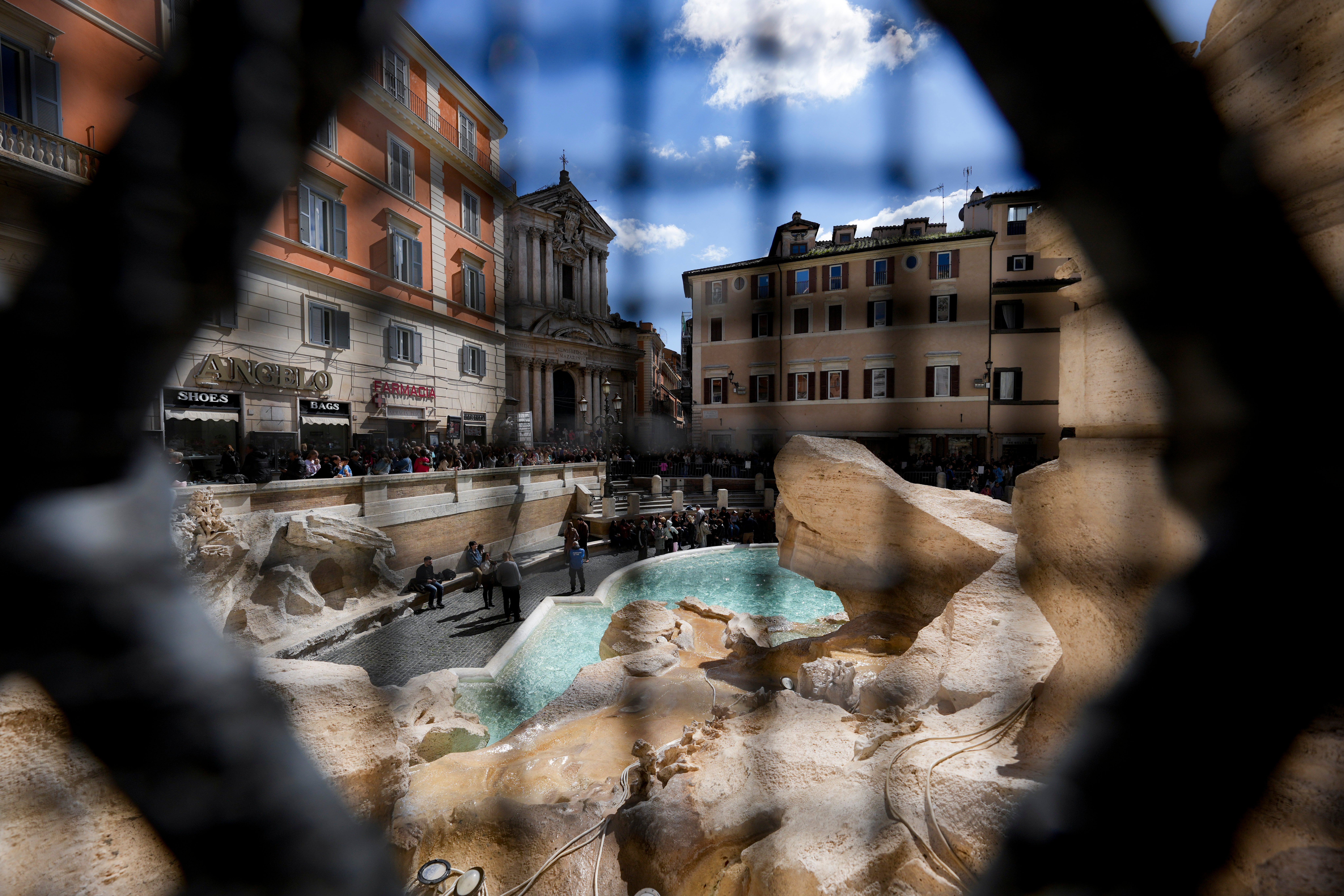 Italy Trevi Fountain Waterworks