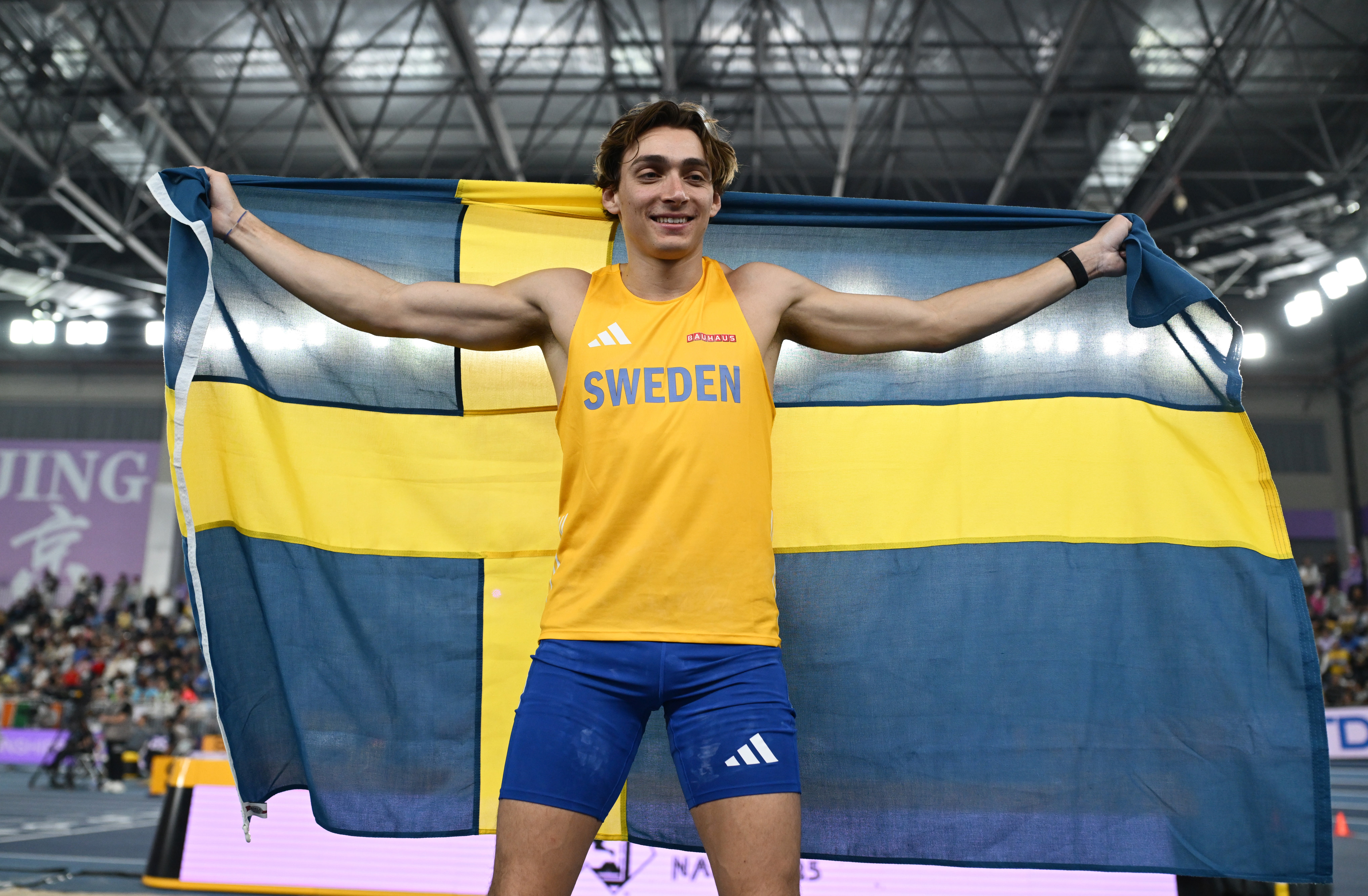 Armand Duplantis secured pole vault gold in Nanjing